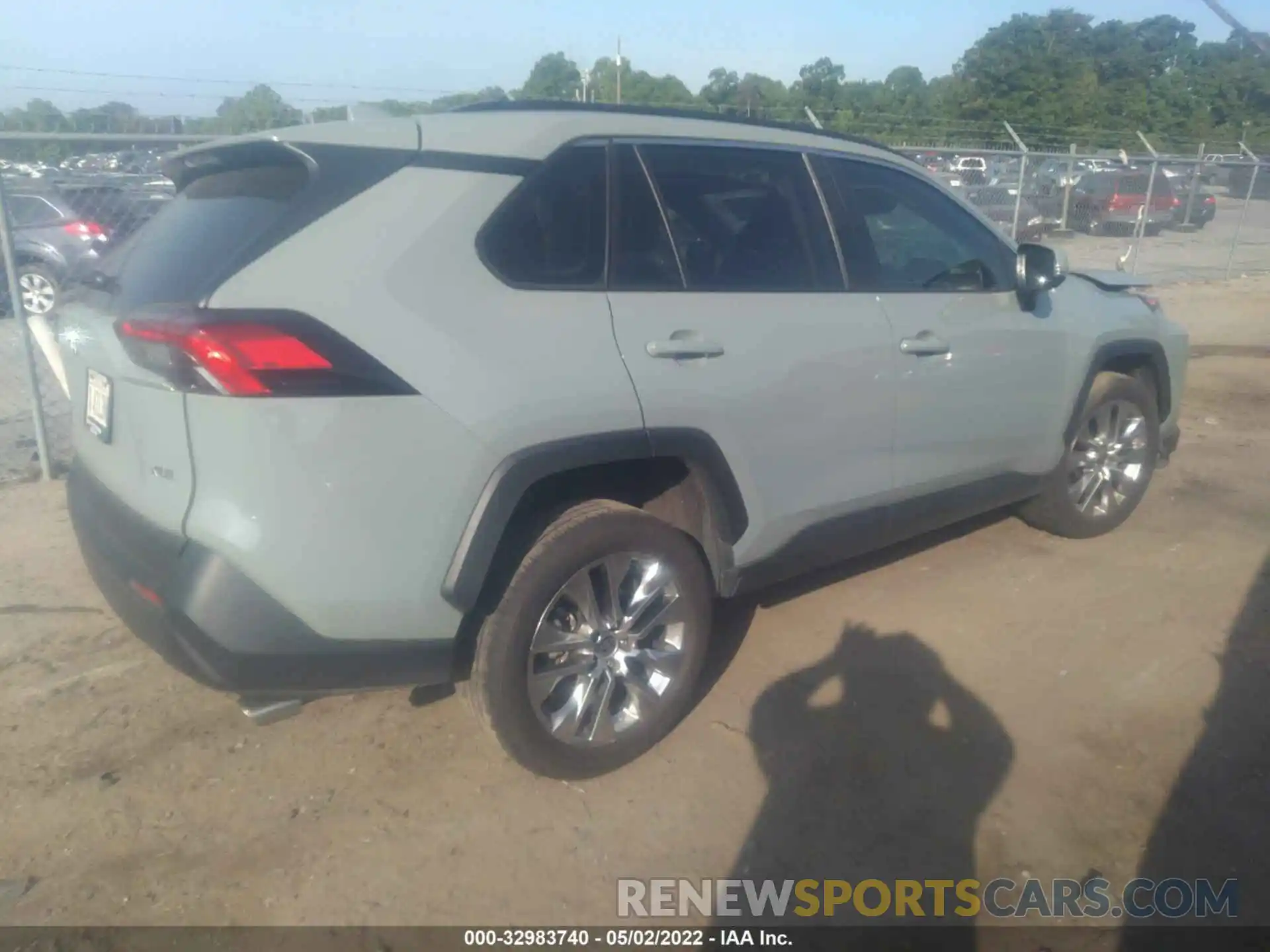 4 Photograph of a damaged car 2T3C1RFV5MW158885 TOYOTA RAV4 2021