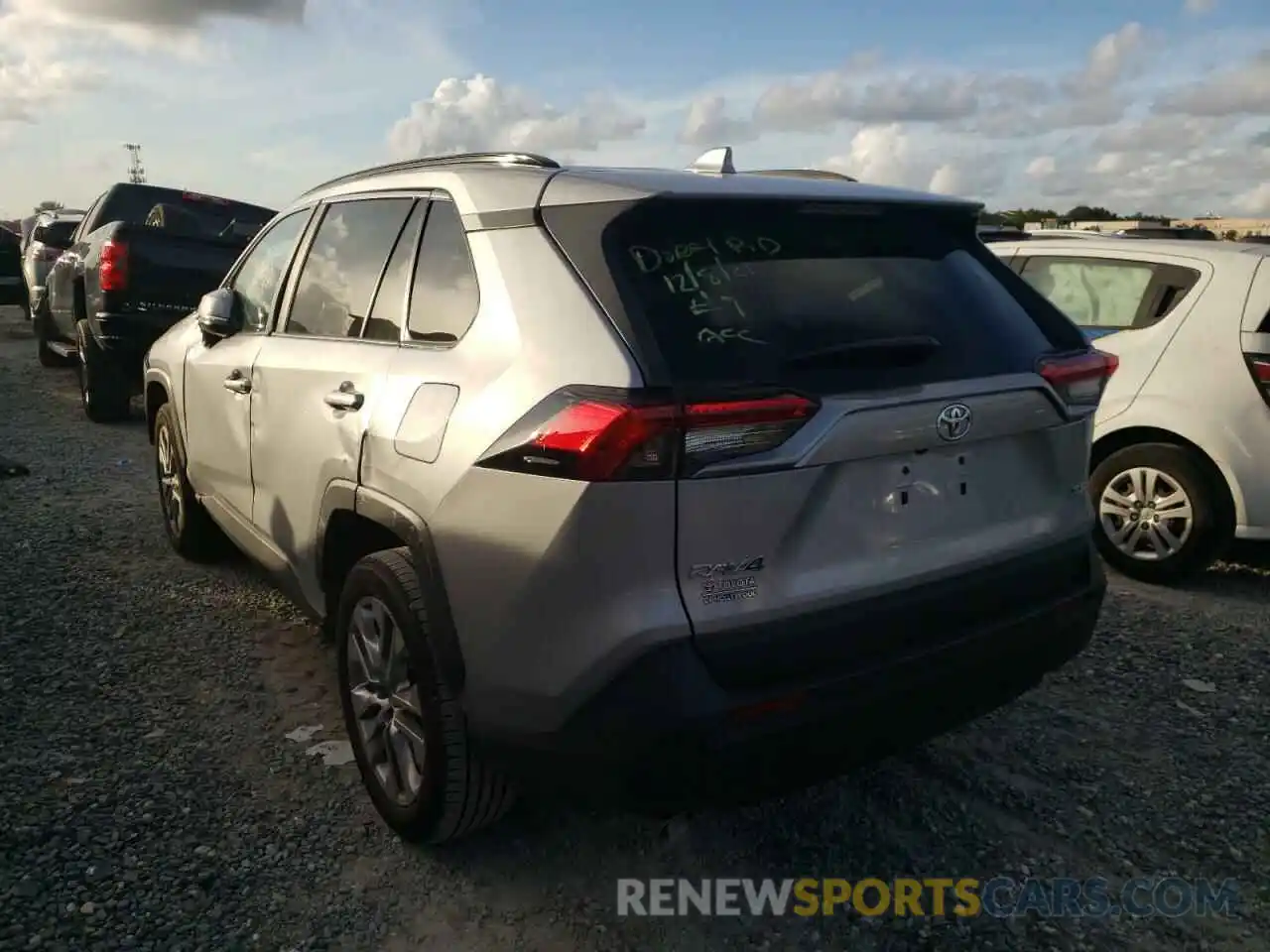 3 Photograph of a damaged car 2T3C1RFV5MW170180 TOYOTA RAV4 2021