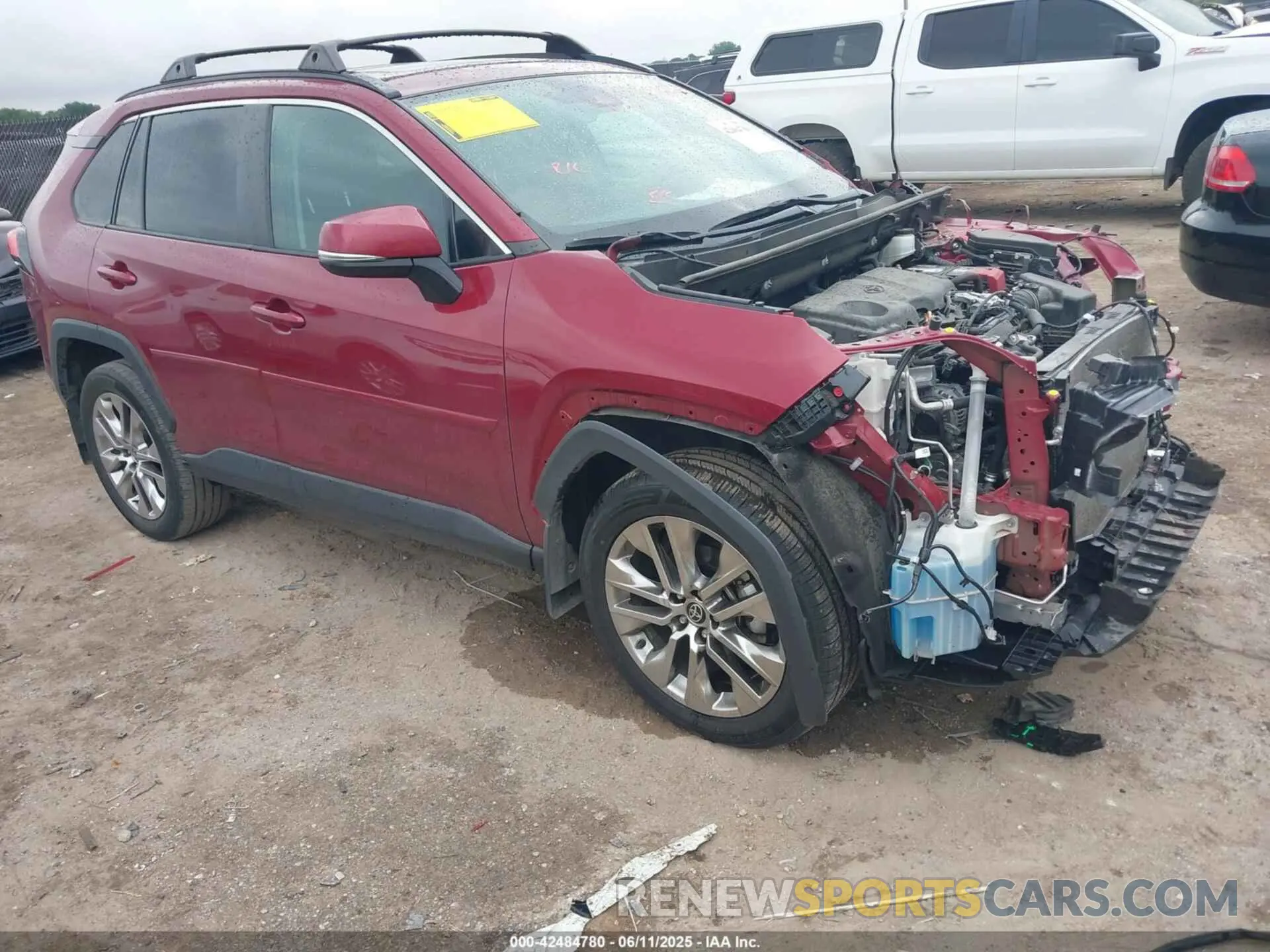 1 Photograph of a damaged car 2T3C1RFV5MW175069 TOYOTA RAV4 2021