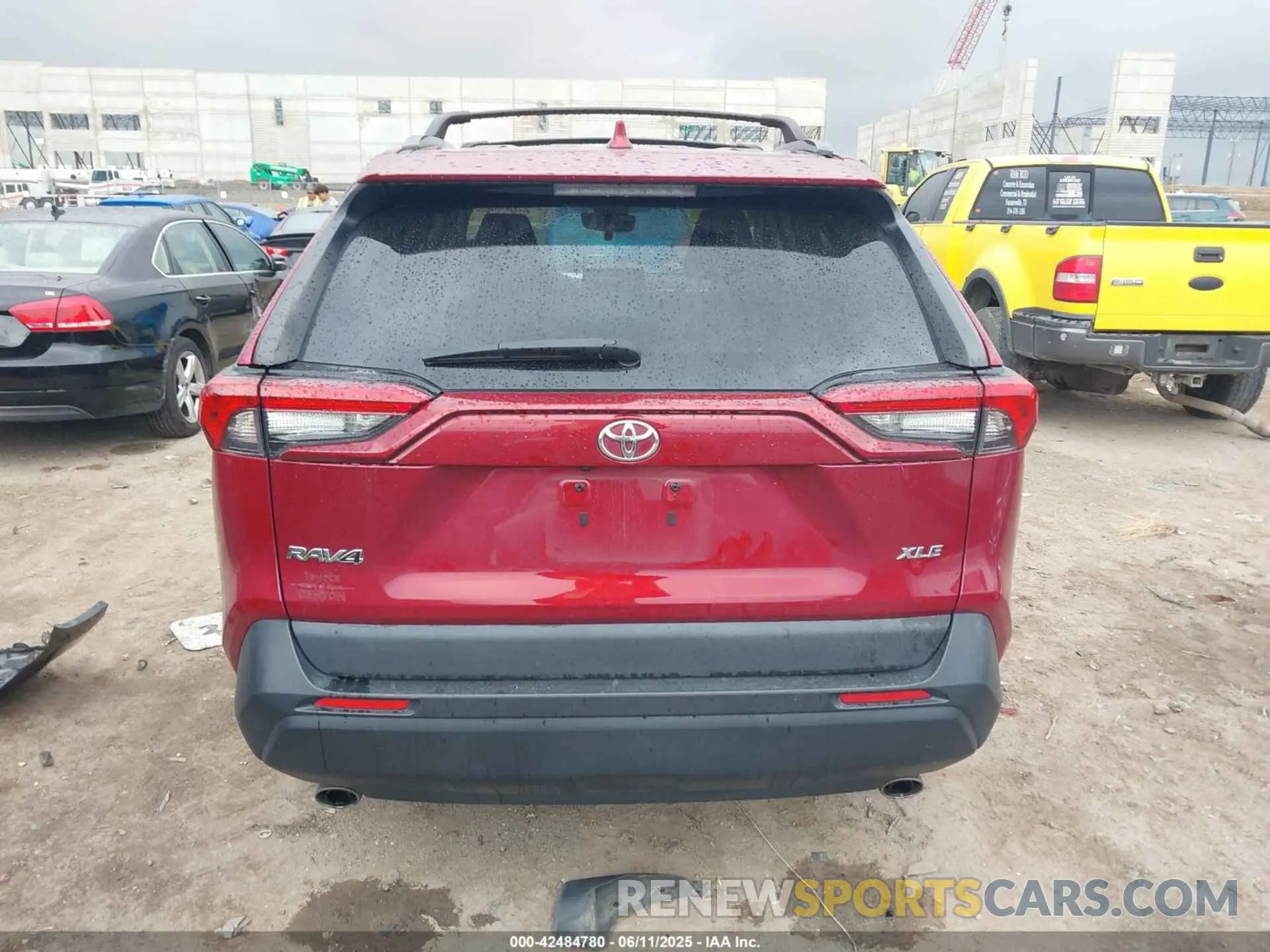 17 Photograph of a damaged car 2T3C1RFV5MW175069 TOYOTA RAV4 2021