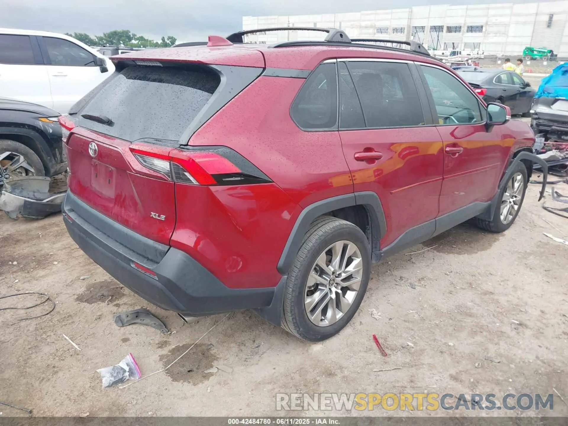 4 Photograph of a damaged car 2T3C1RFV5MW175069 TOYOTA RAV4 2021