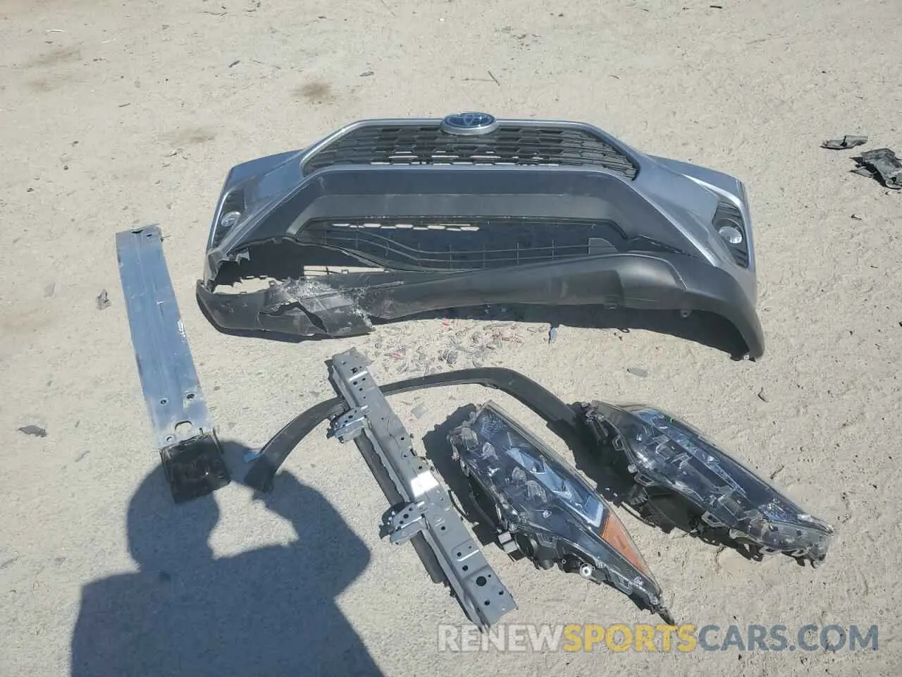 15 Photograph of a damaged car 2T3C1RFV6MC110975 TOYOTA RAV4 2021