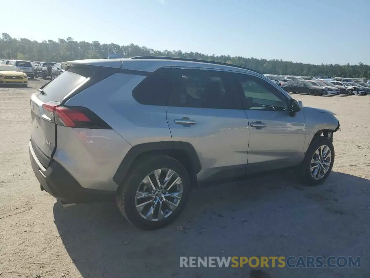 3 Photograph of a damaged car 2T3C1RFV6MC110975 TOYOTA RAV4 2021
