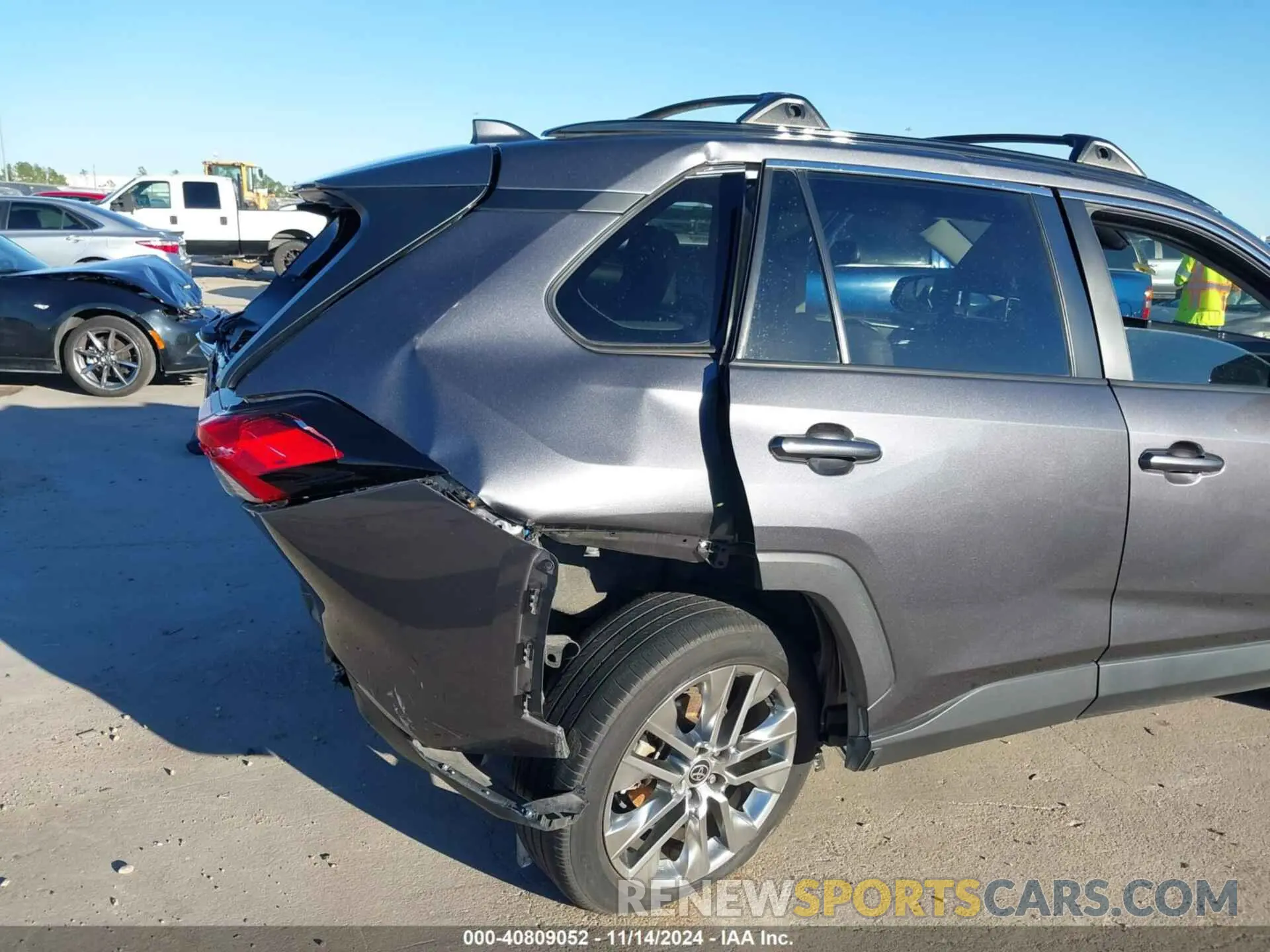 17 Photograph of a damaged car 2T3C1RFV6MC167919 TOYOTA RAV4 2021