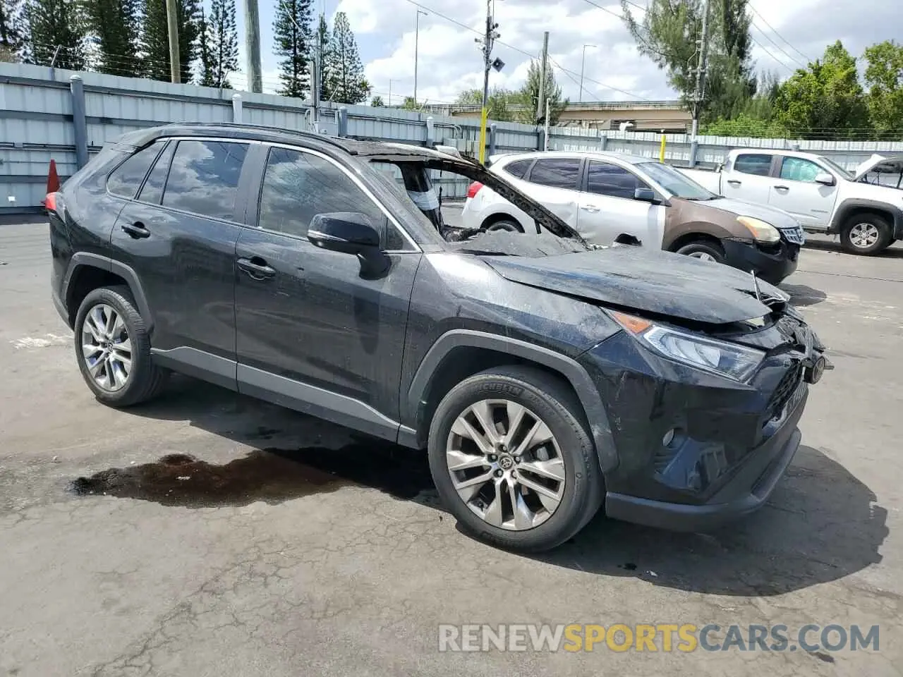 4 Photograph of a damaged car 2T3C1RFV6MC172389 TOYOTA RAV4 2021