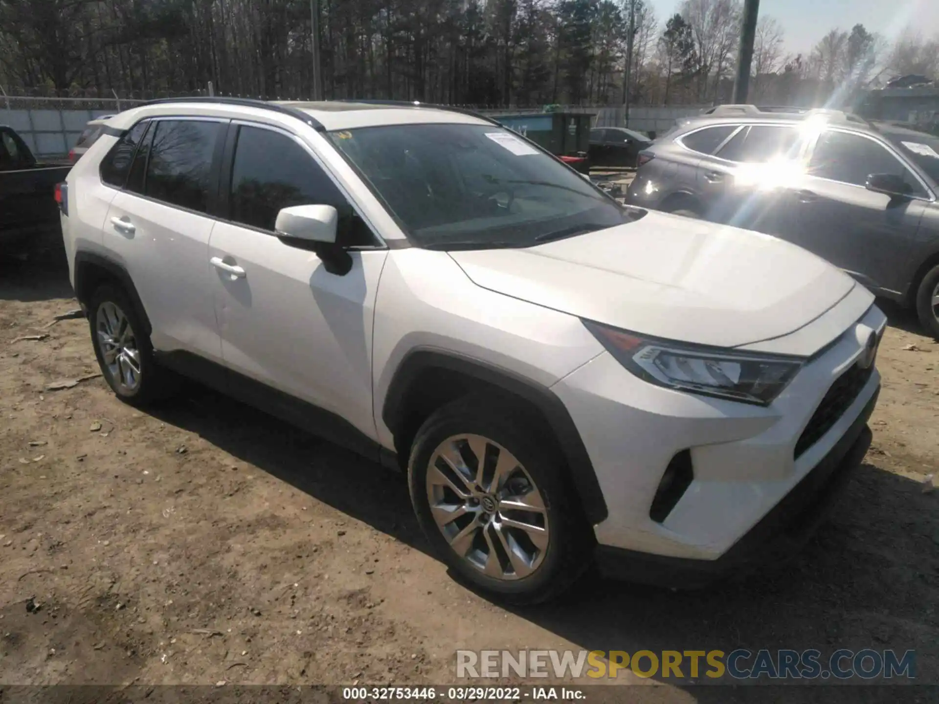 1 Photograph of a damaged car 2T3C1RFV6MW105614 TOYOTA RAV4 2021