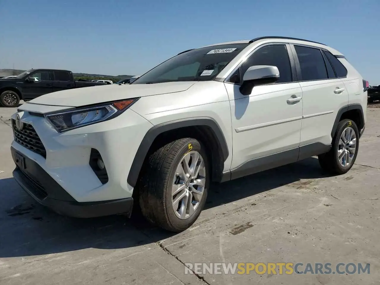 1 Photograph of a damaged car 2T3C1RFV6MW157423 TOYOTA RAV4 2021