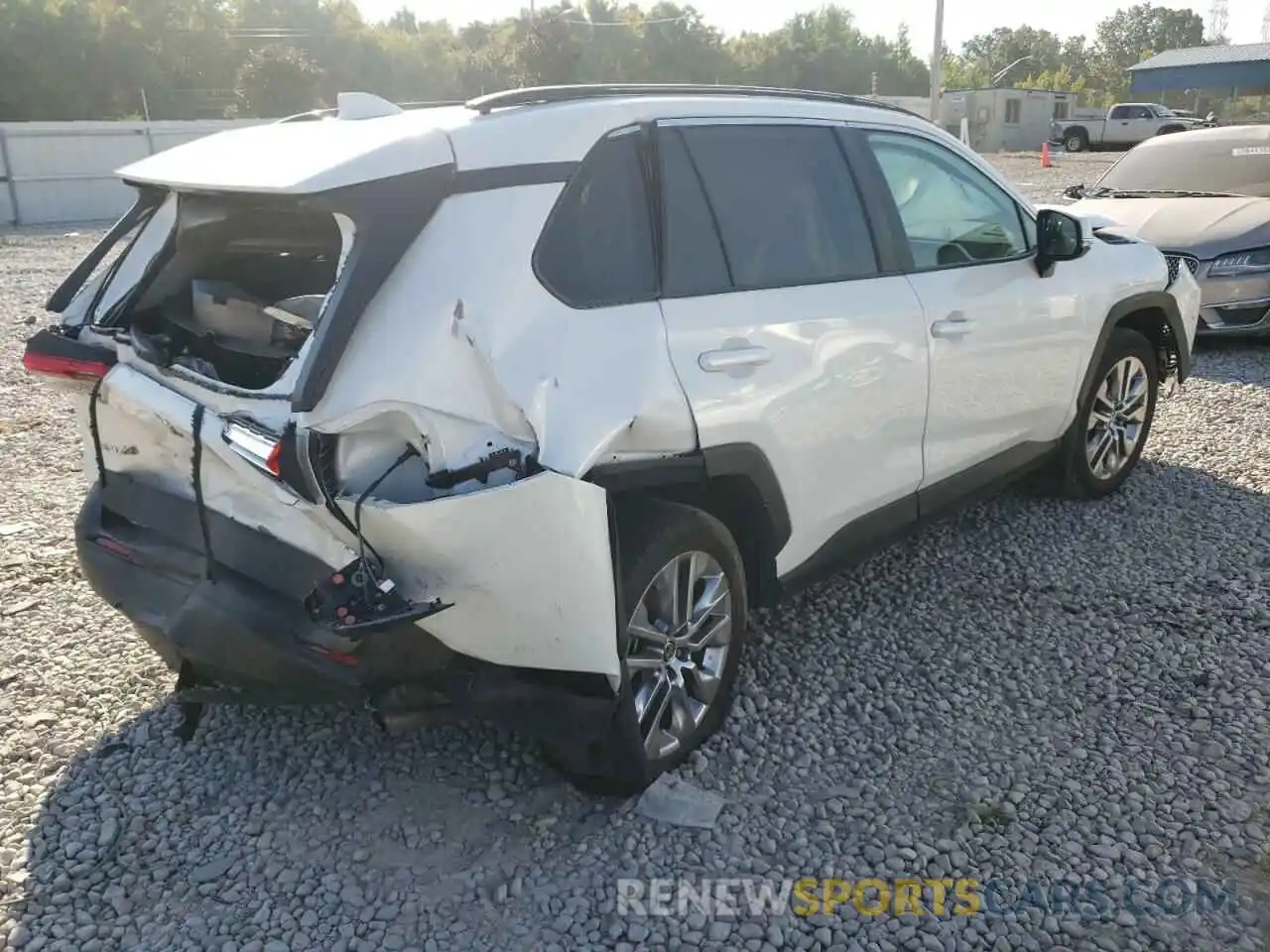 4 Photograph of a damaged car 2T3C1RFV6MW157986 TOYOTA RAV4 2021