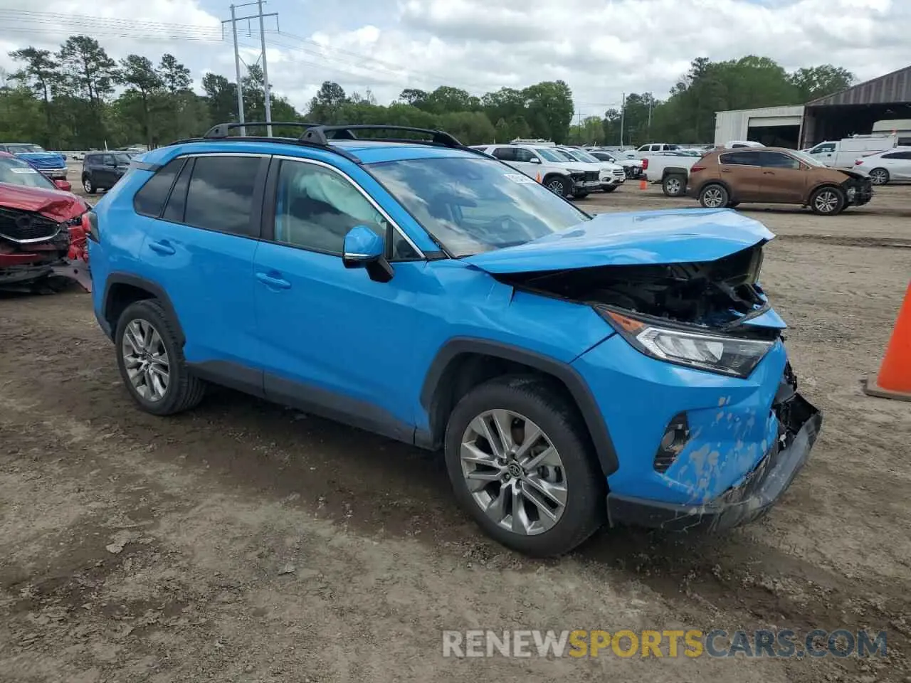 4 Photograph of a damaged car 2T3C1RFV6MW170317 TOYOTA RAV4 2021