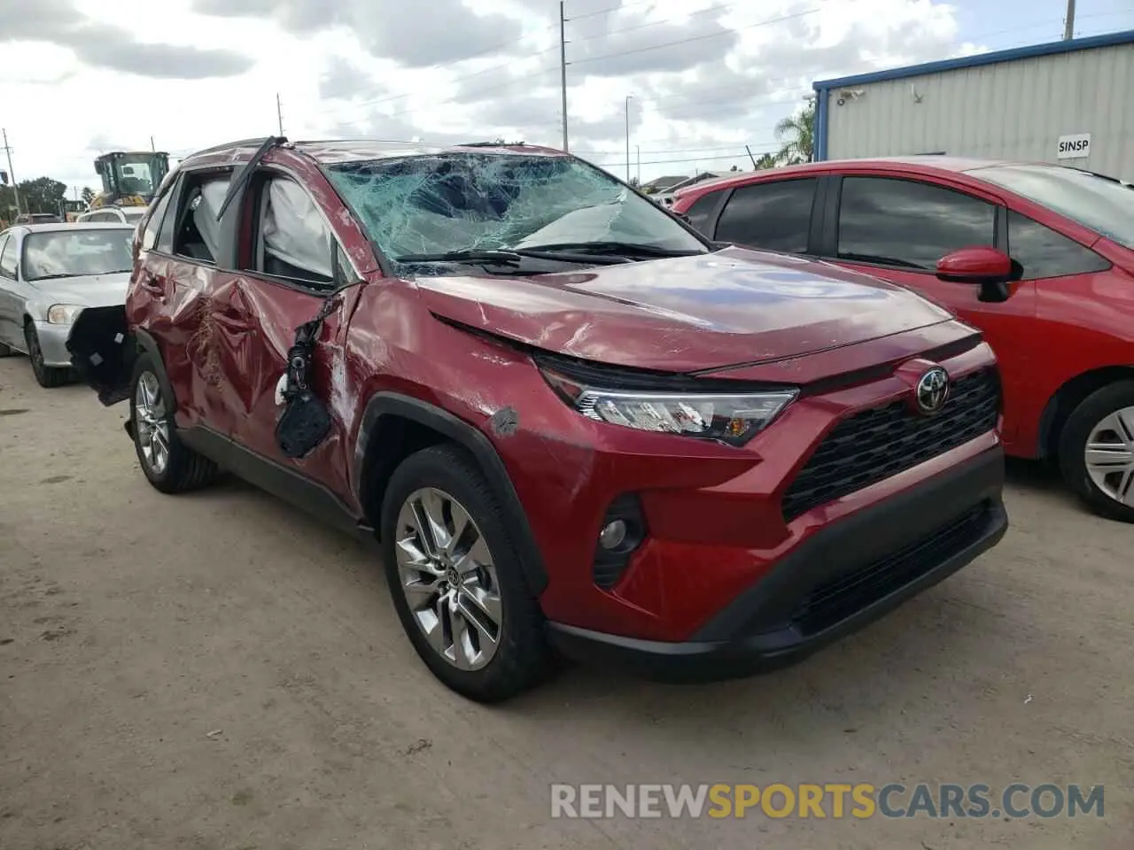 1 Photograph of a damaged car 2T3C1RFV6MW172245 TOYOTA RAV4 2021