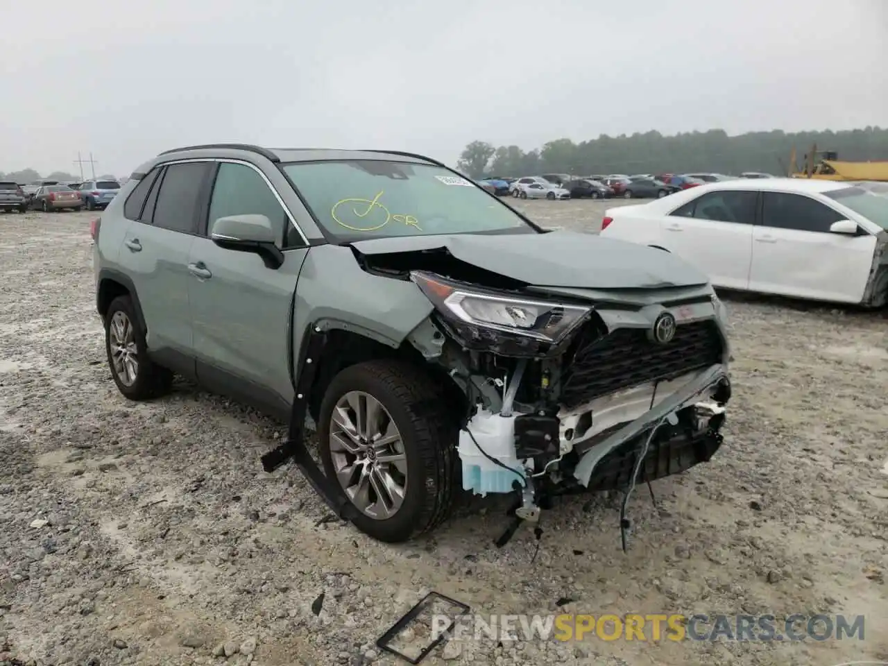 1 Photograph of a damaged car 2T3C1RFV6MW185030 TOYOTA RAV4 2021