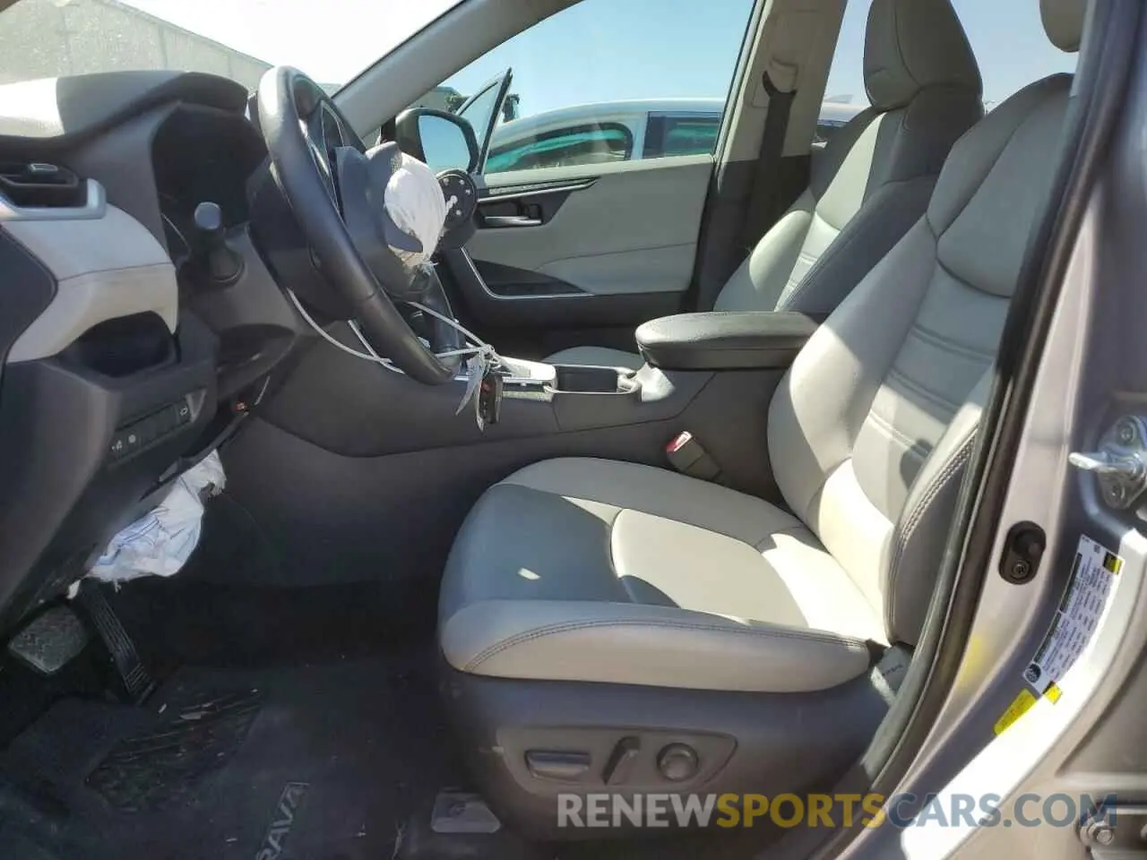 7 Photograph of a damaged car 2T3C1RFV7MC096763 TOYOTA RAV4 2021