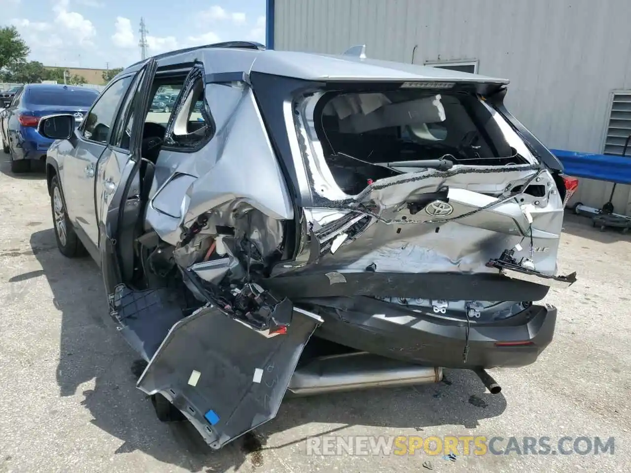 3 Photograph of a damaged car 2T3C1RFV7MC106739 TOYOTA RAV4 2021