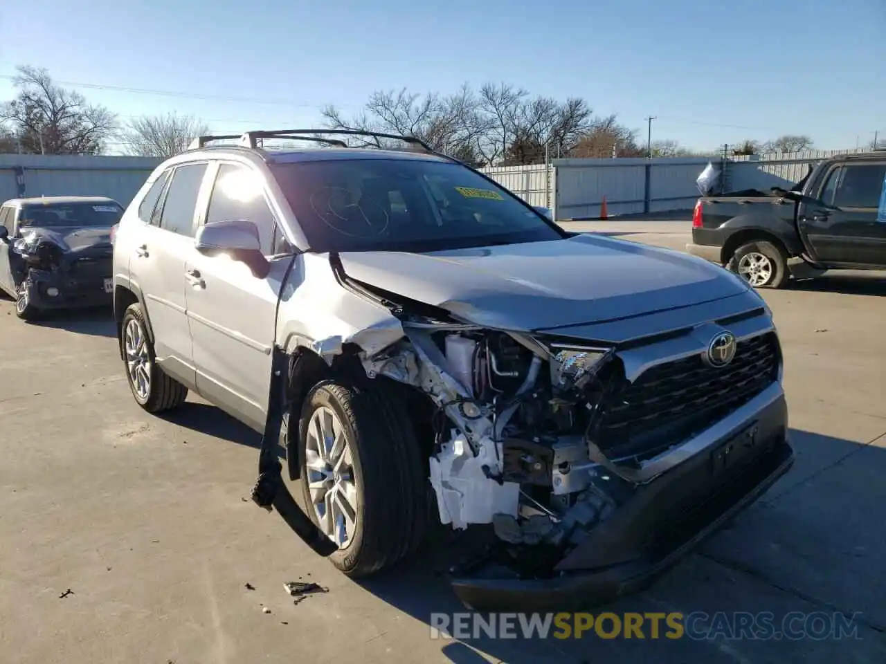 1 Photograph of a damaged car 2T3C1RFV7MC166553 TOYOTA RAV4 2021