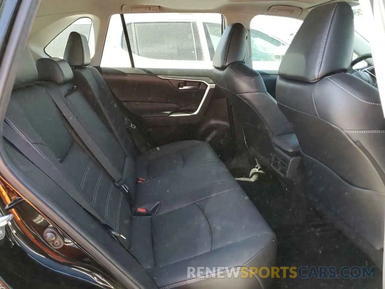 11 Photograph of a damaged car 2T3C1RFV7MC172692 TOYOTA RAV4 2021