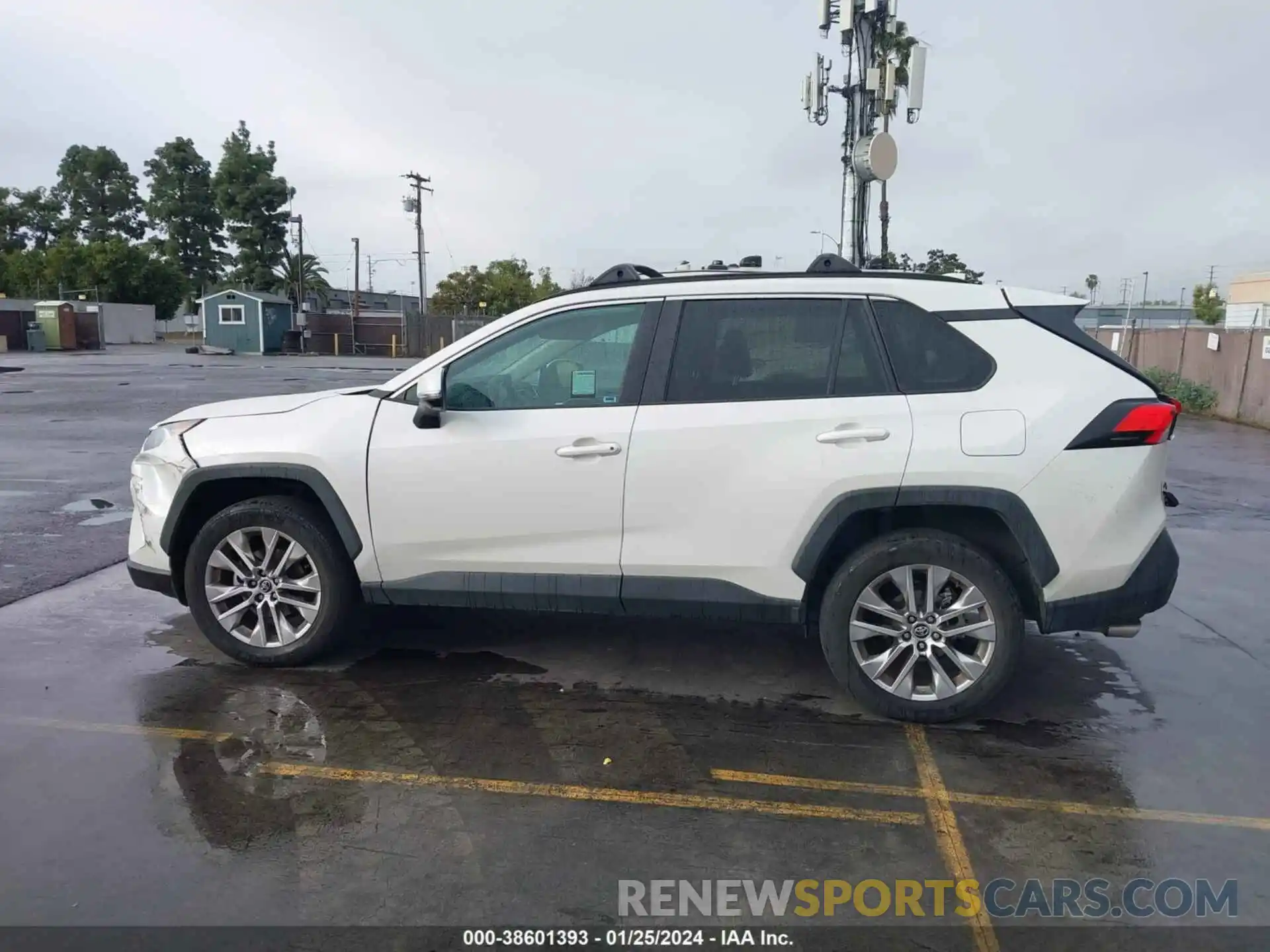 14 Photograph of a damaged car 2T3C1RFV7MW116427 TOYOTA RAV4 2021