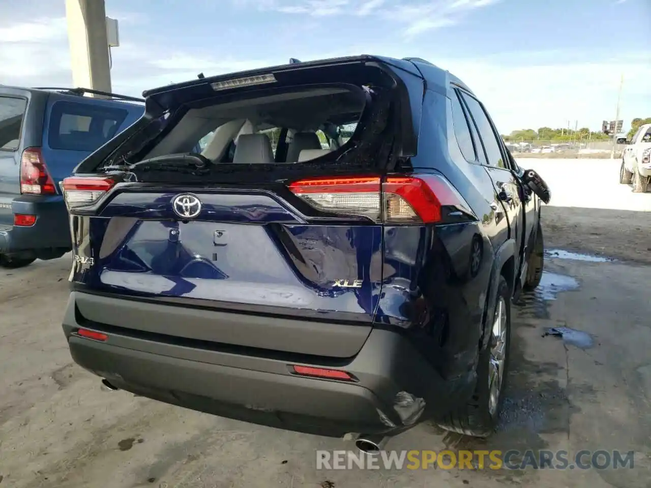 4 Photograph of a damaged car 2T3C1RFV7MW154322 TOYOTA RAV4 2021