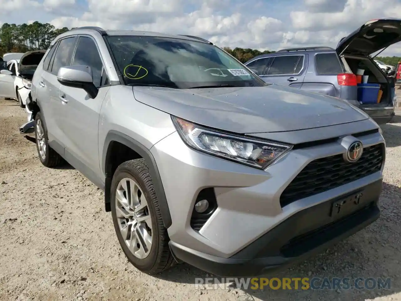 1 Photograph of a damaged car 2T3C1RFV8MC103509 TOYOTA RAV4 2021