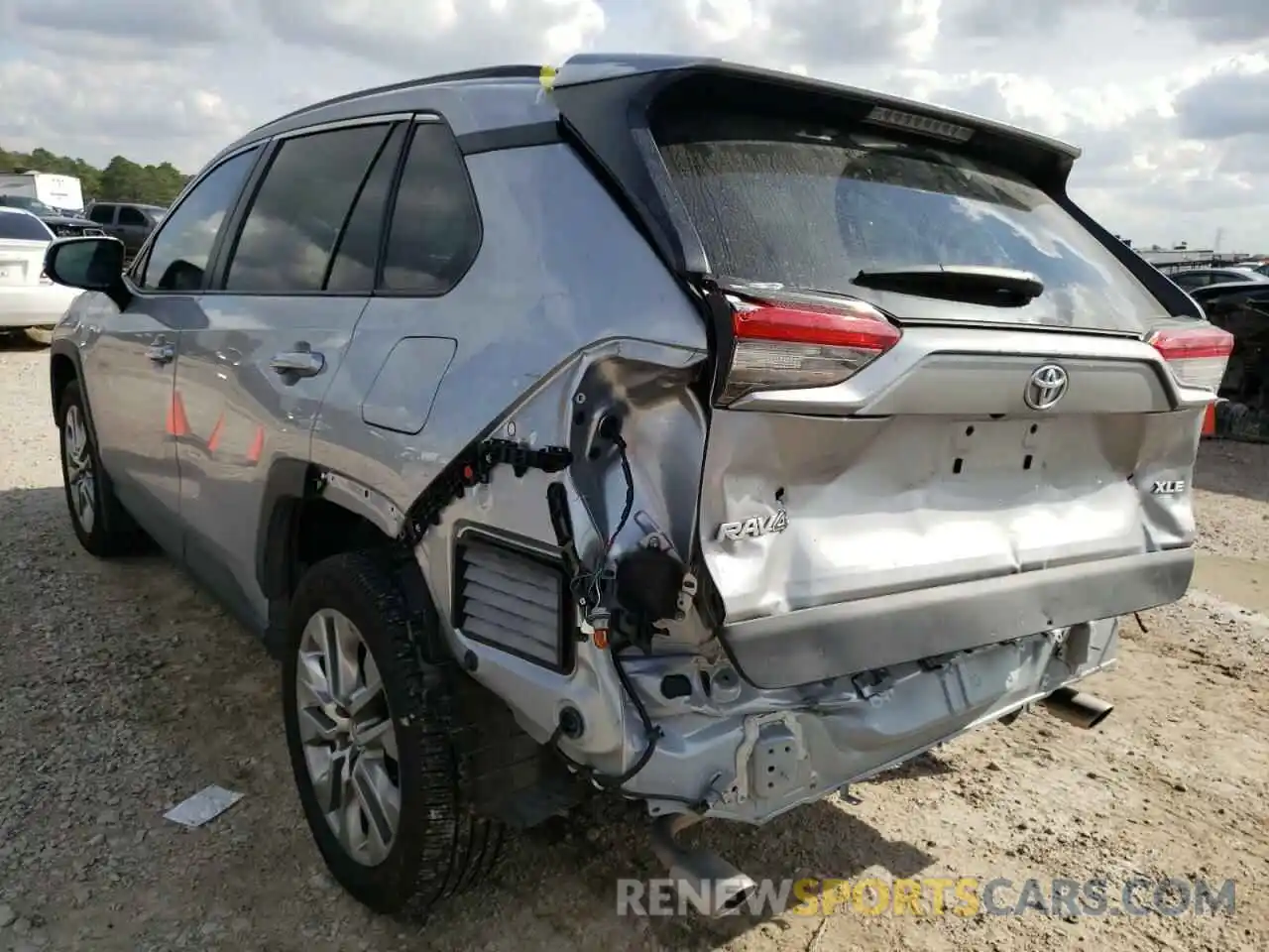 3 Photograph of a damaged car 2T3C1RFV8MC103509 TOYOTA RAV4 2021