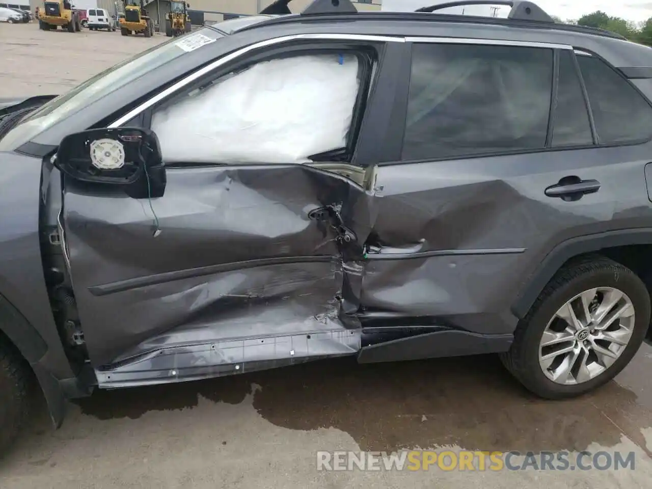 9 Photograph of a damaged car 2T3C1RFV8MC110914 TOYOTA RAV4 2021