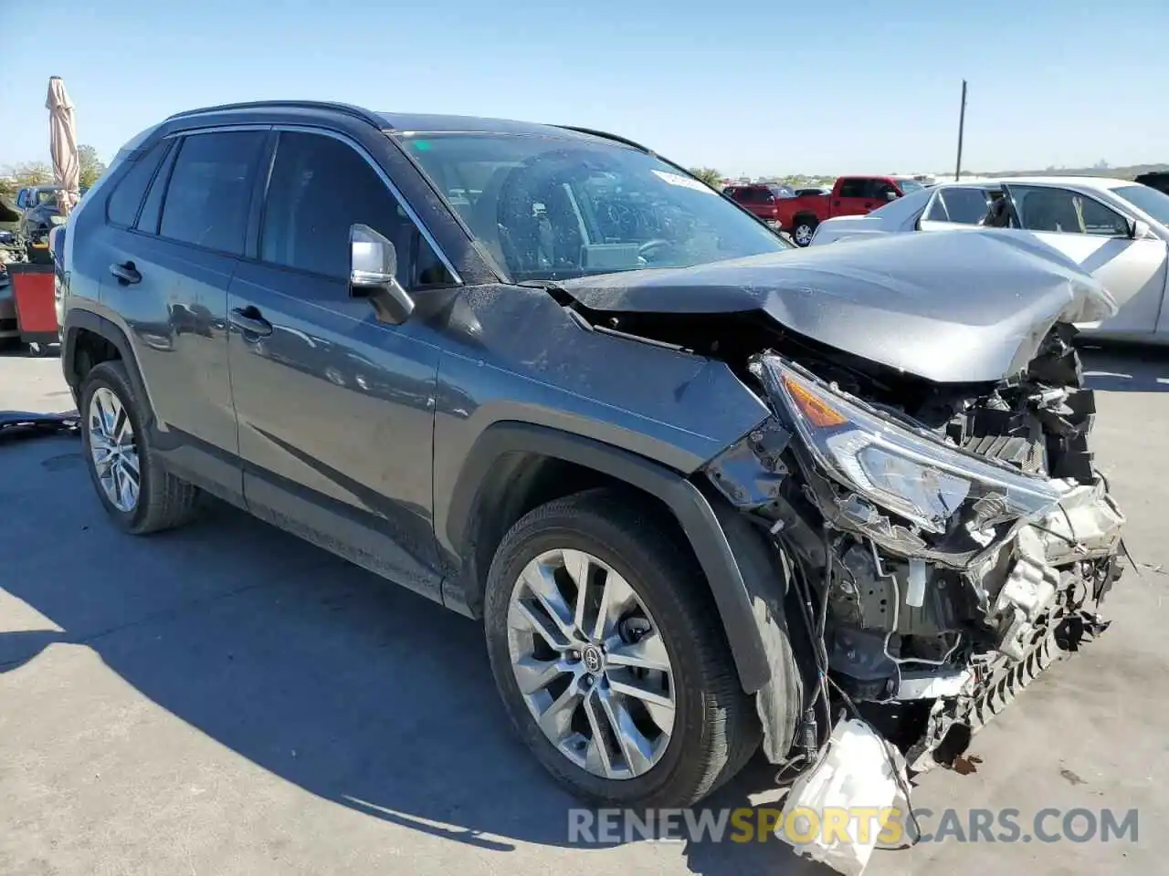 1 Photograph of a damaged car 2T3C1RFV8MC111237 TOYOTA RAV4 2021