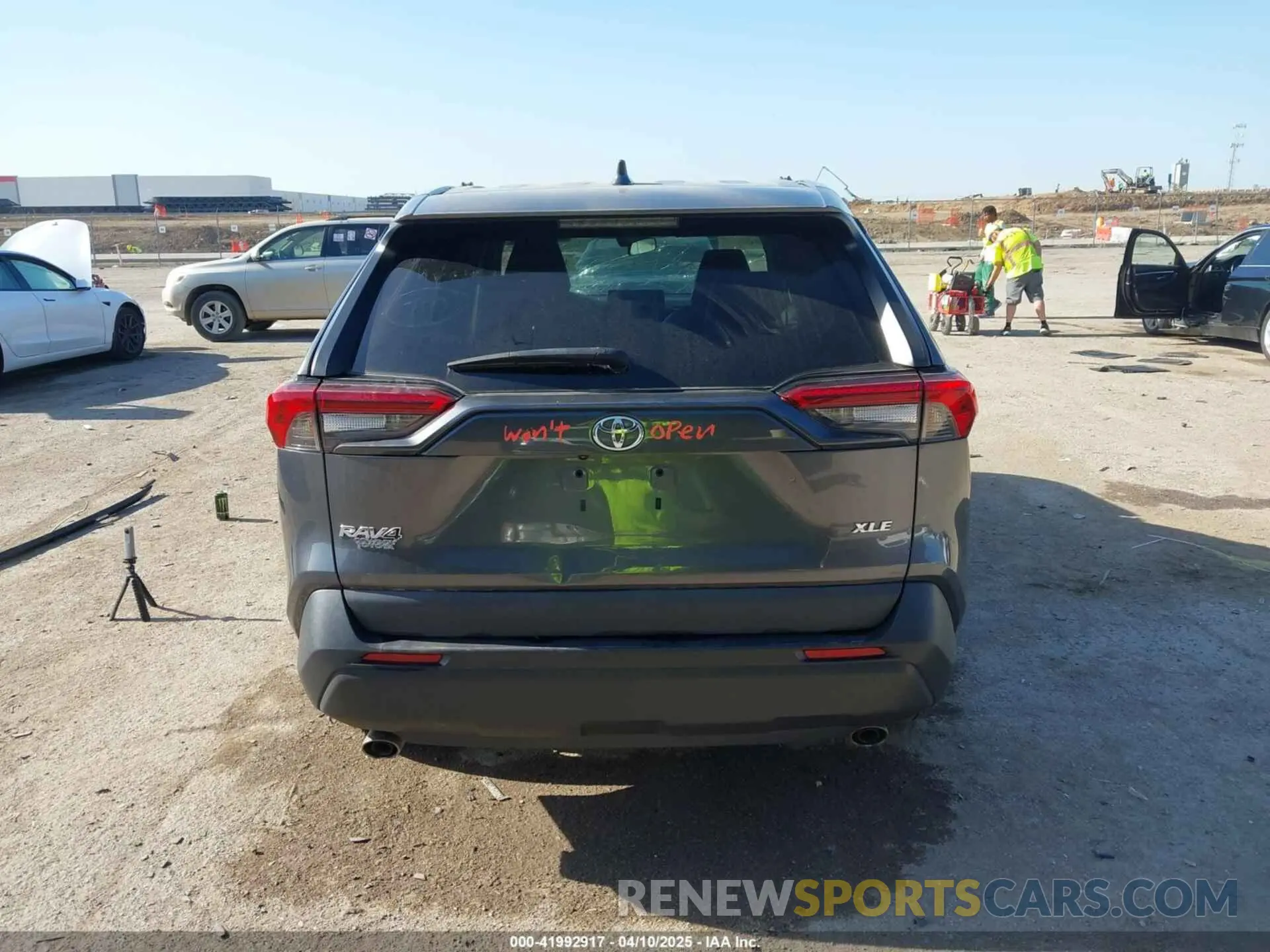 16 Photograph of a damaged car 2T3C1RFV8MC135182 TOYOTA RAV4 2021