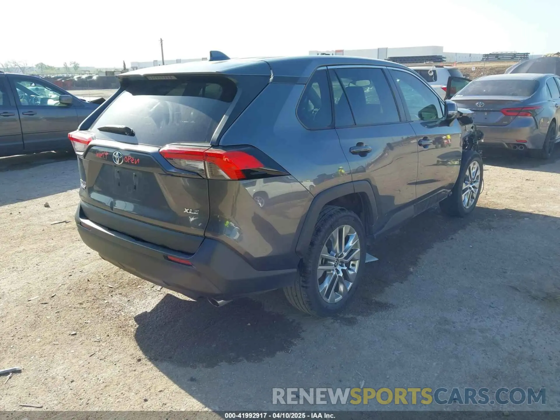 4 Photograph of a damaged car 2T3C1RFV8MC135182 TOYOTA RAV4 2021