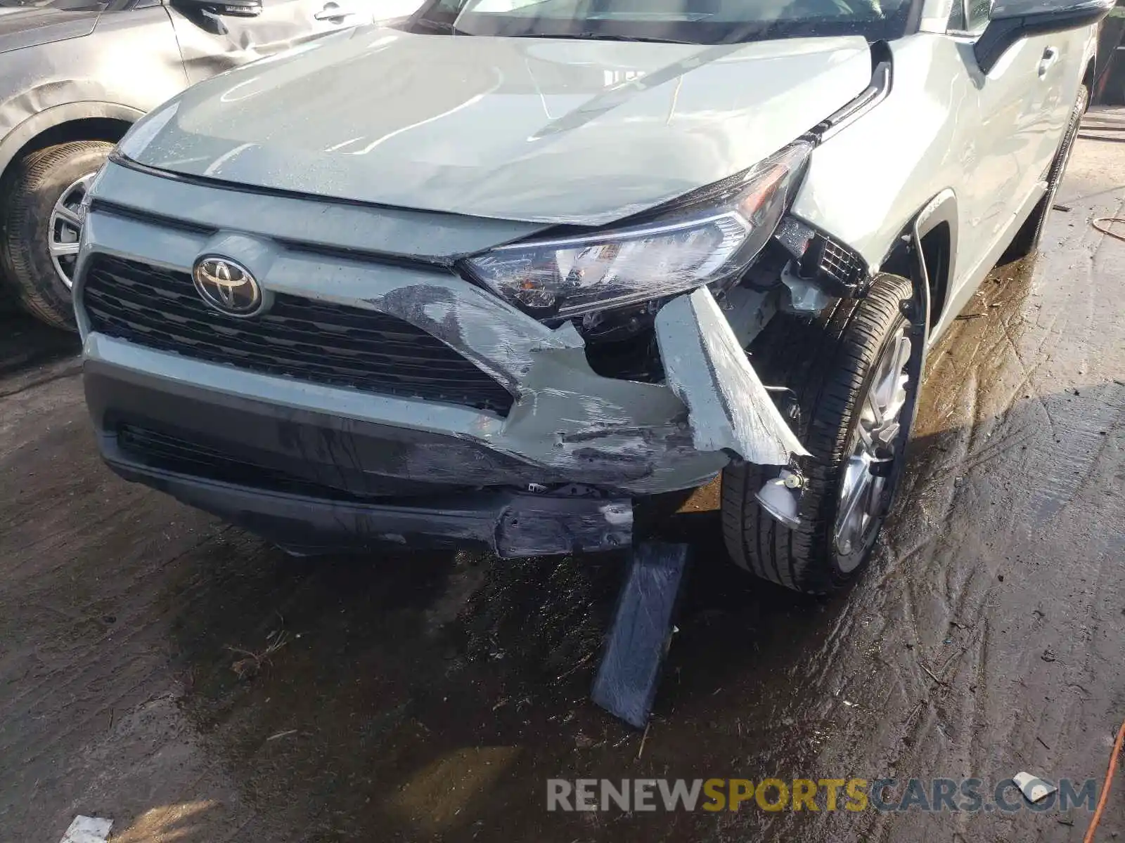 9 Photograph of a damaged car 2T3C1RFV8MW122799 TOYOTA RAV4 2021