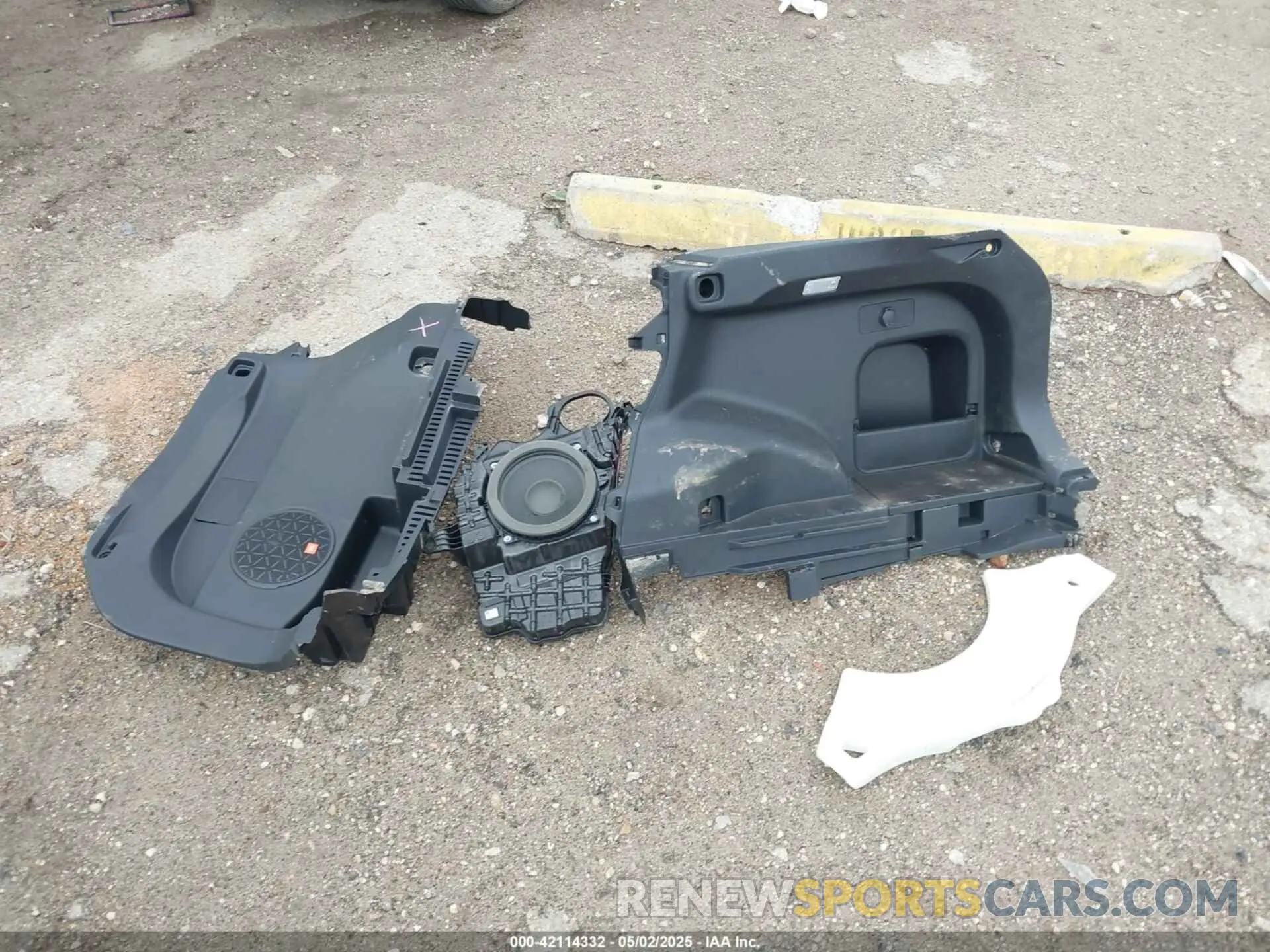 12 Photograph of a damaged car 2T3C1RFV8MW131096 TOYOTA RAV4 2021