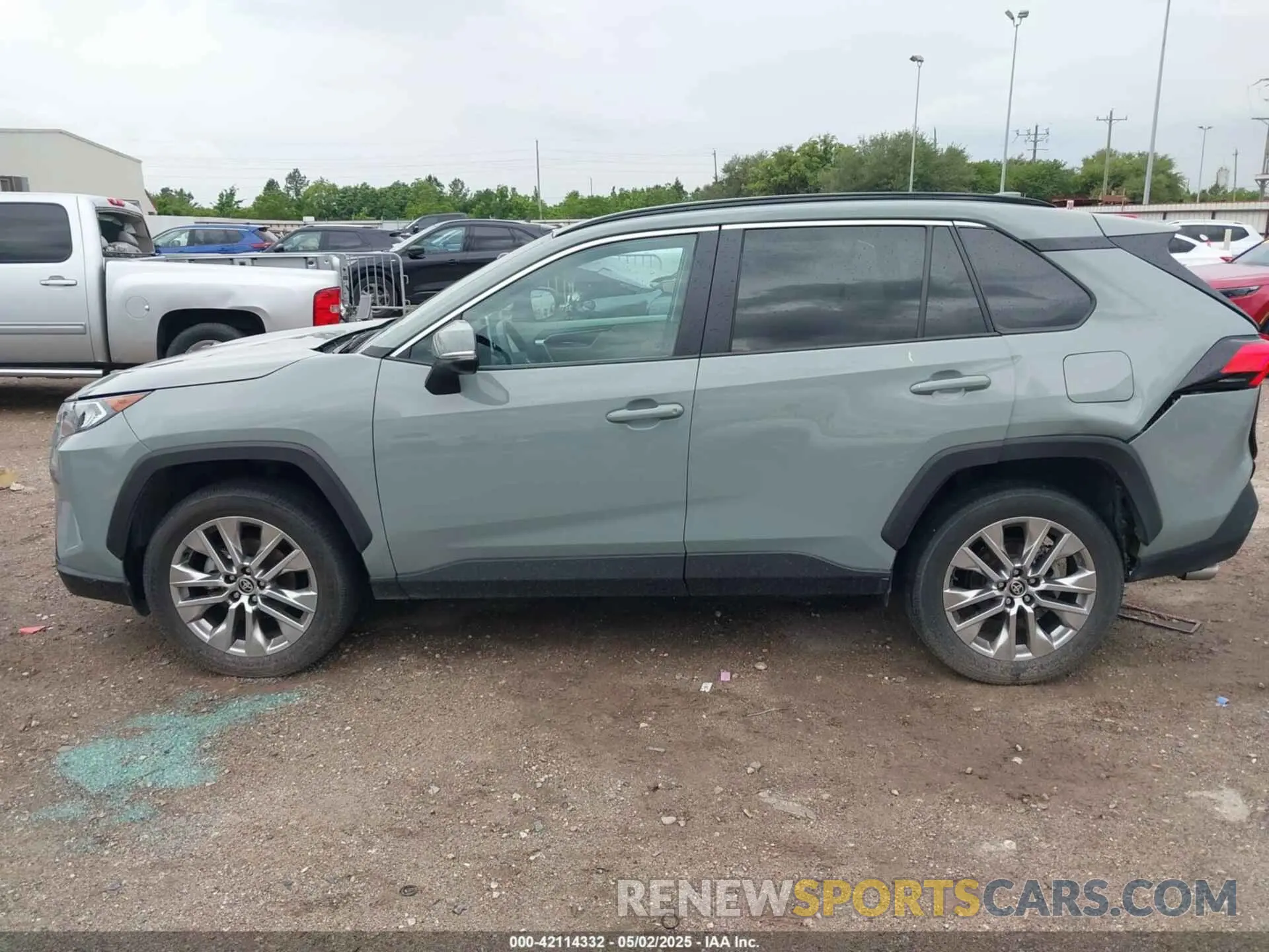15 Photograph of a damaged car 2T3C1RFV8MW131096 TOYOTA RAV4 2021