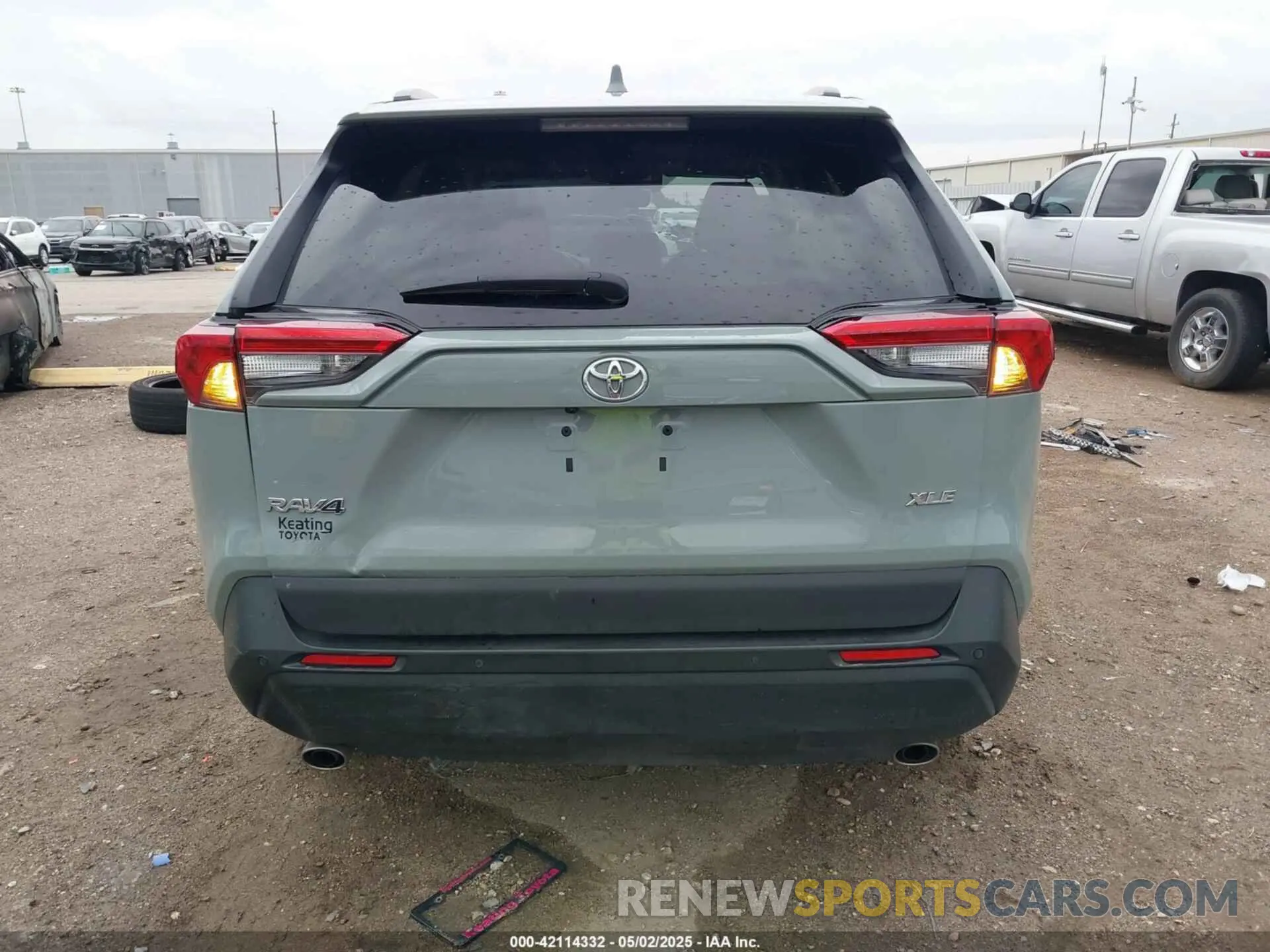 17 Photograph of a damaged car 2T3C1RFV8MW131096 TOYOTA RAV4 2021