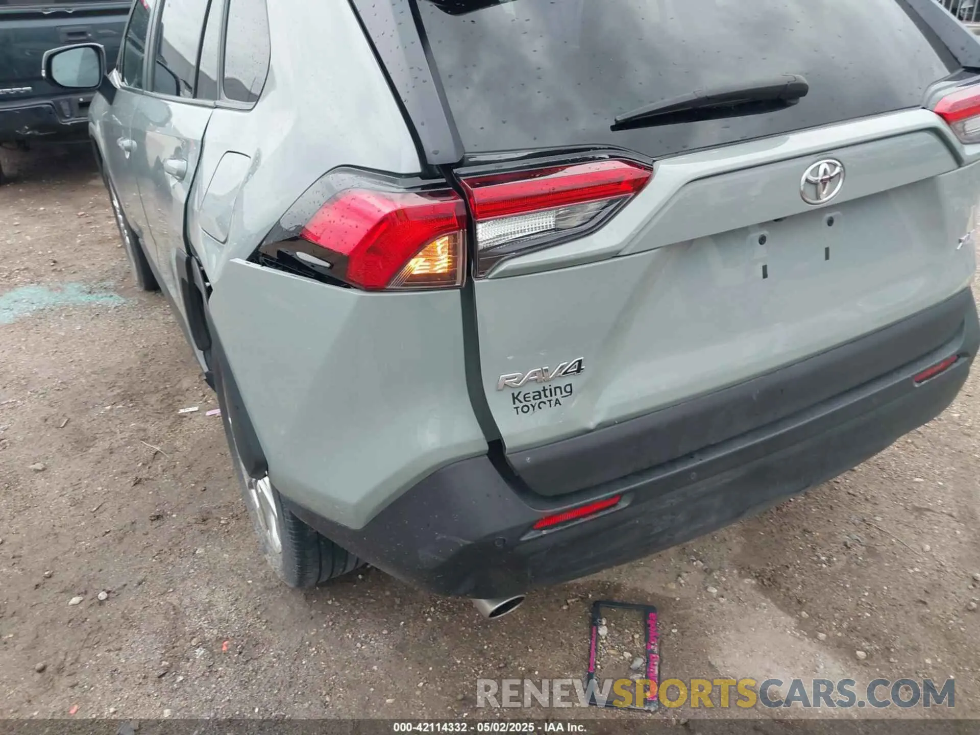 19 Photograph of a damaged car 2T3C1RFV8MW131096 TOYOTA RAV4 2021