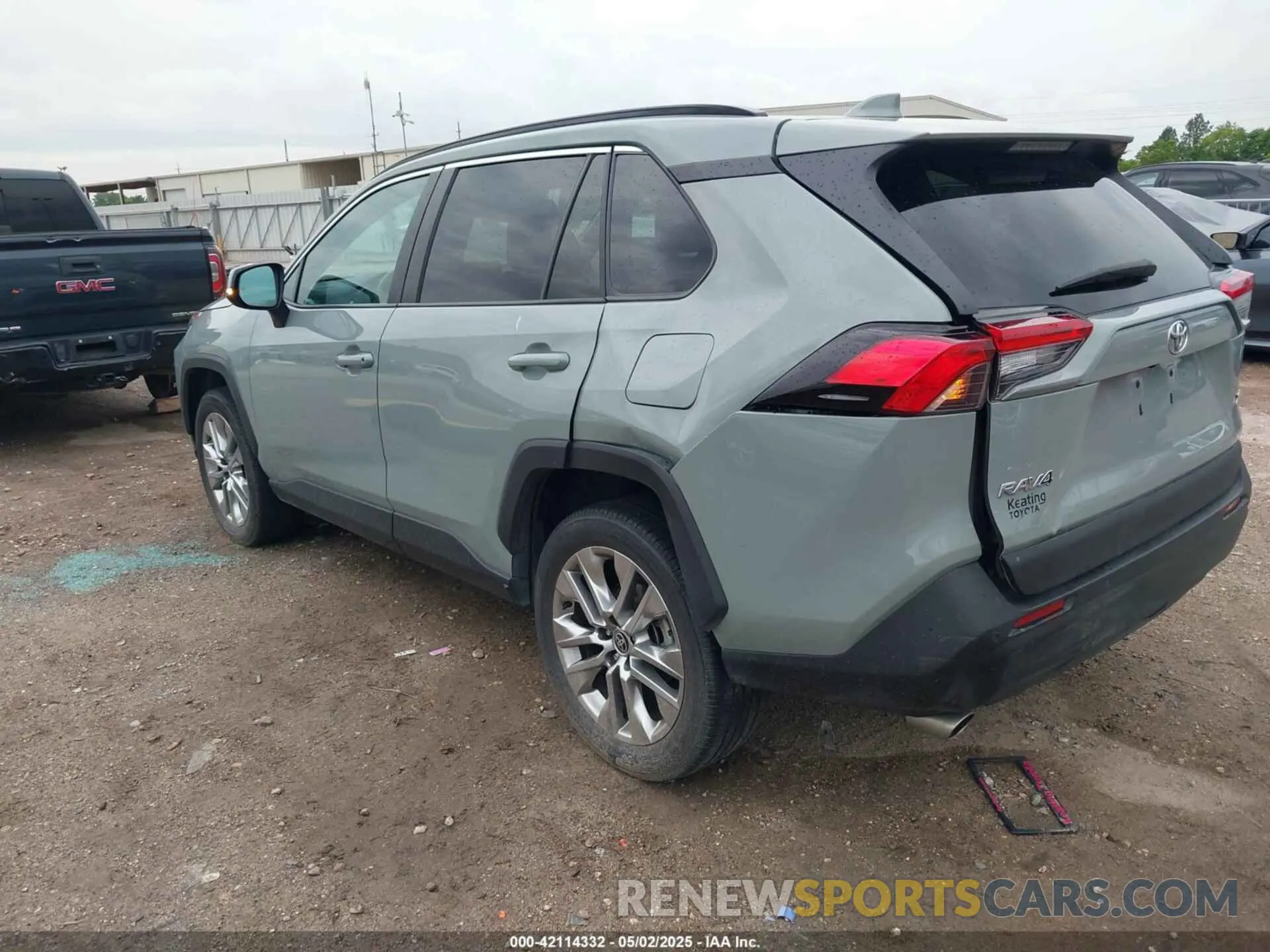 3 Photograph of a damaged car 2T3C1RFV8MW131096 TOYOTA RAV4 2021