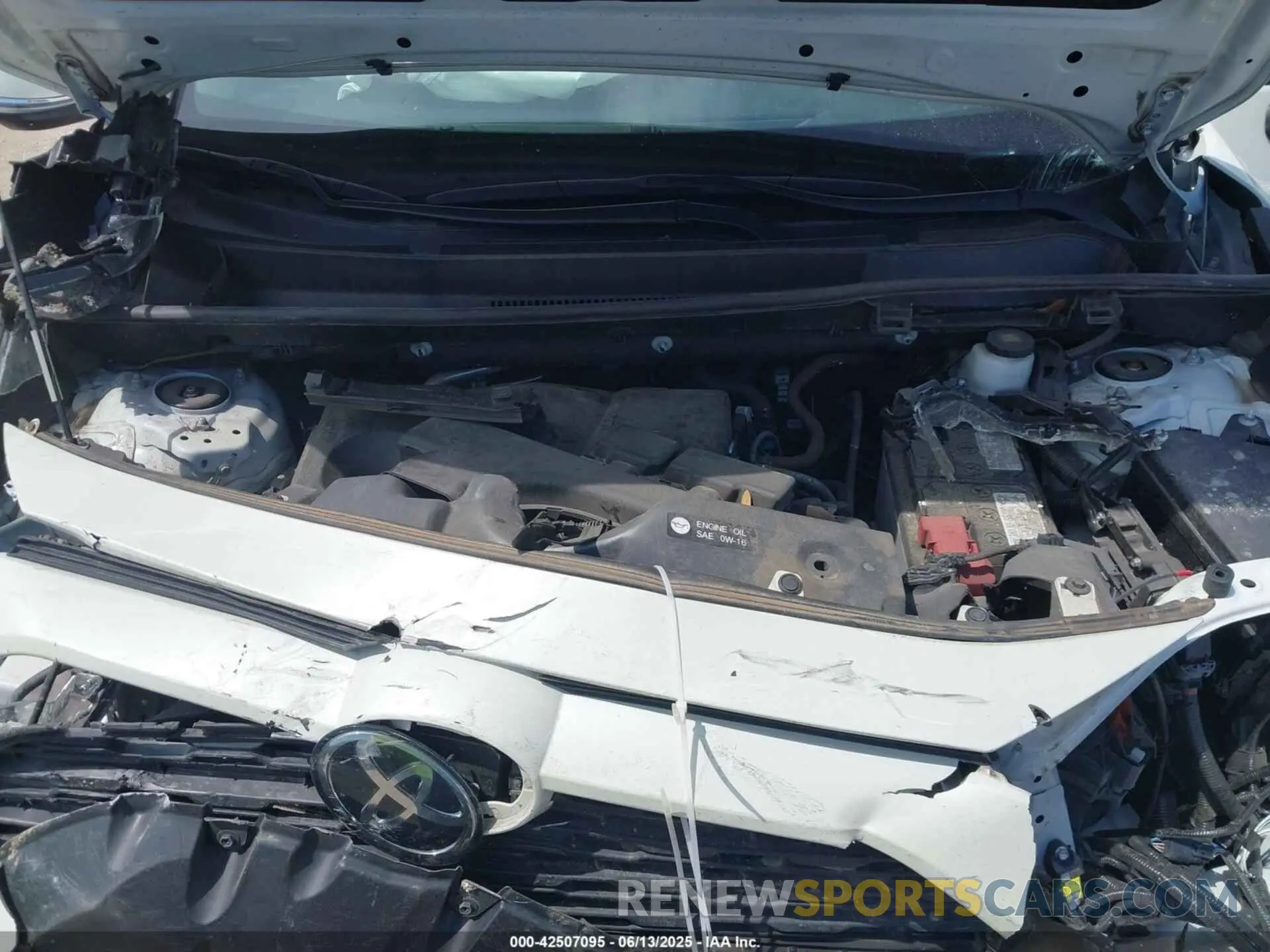 10 Photograph of a damaged car 2T3C1RFV8MW140171 TOYOTA RAV4 2021