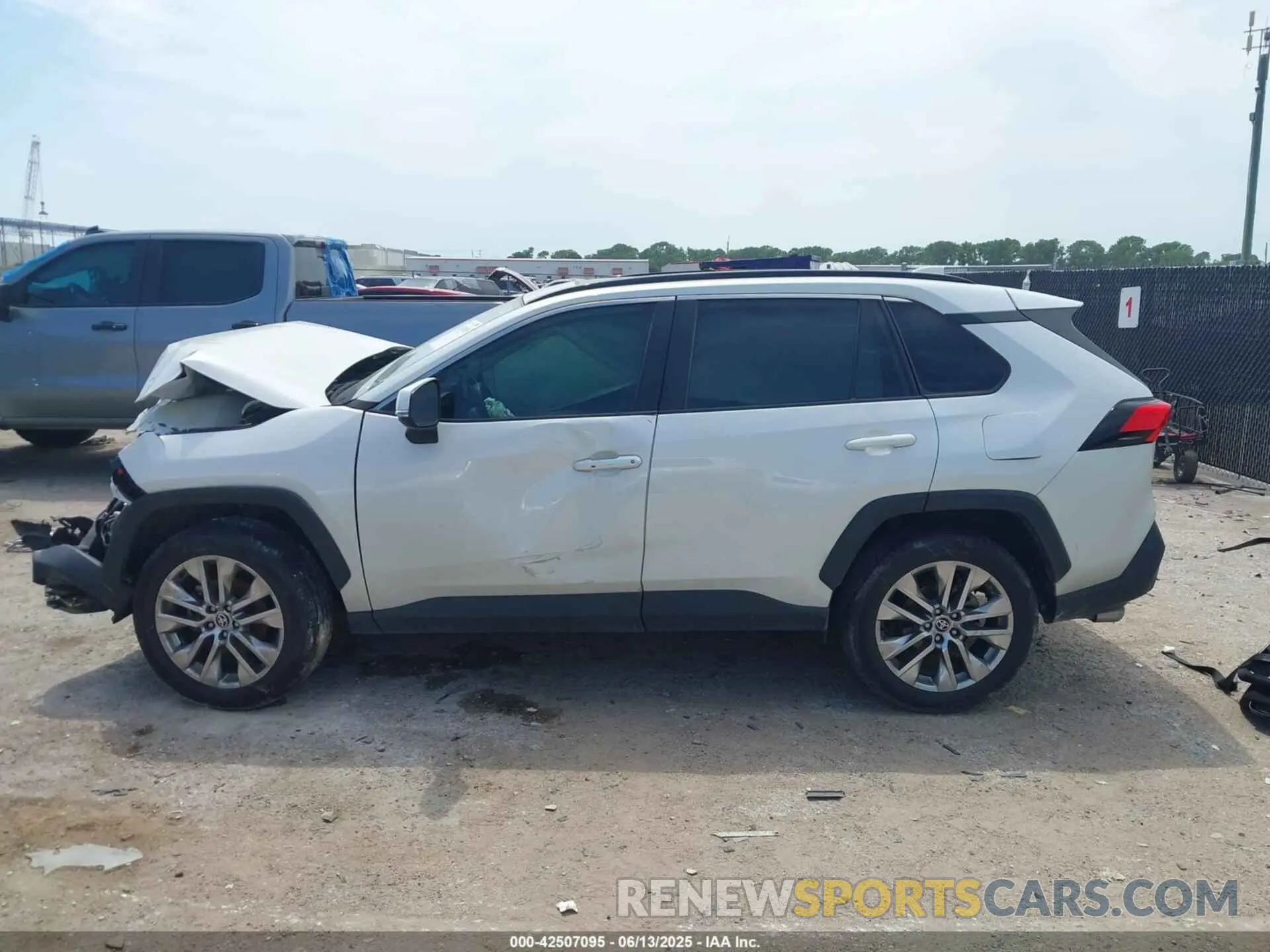 13 Photograph of a damaged car 2T3C1RFV8MW140171 TOYOTA RAV4 2021