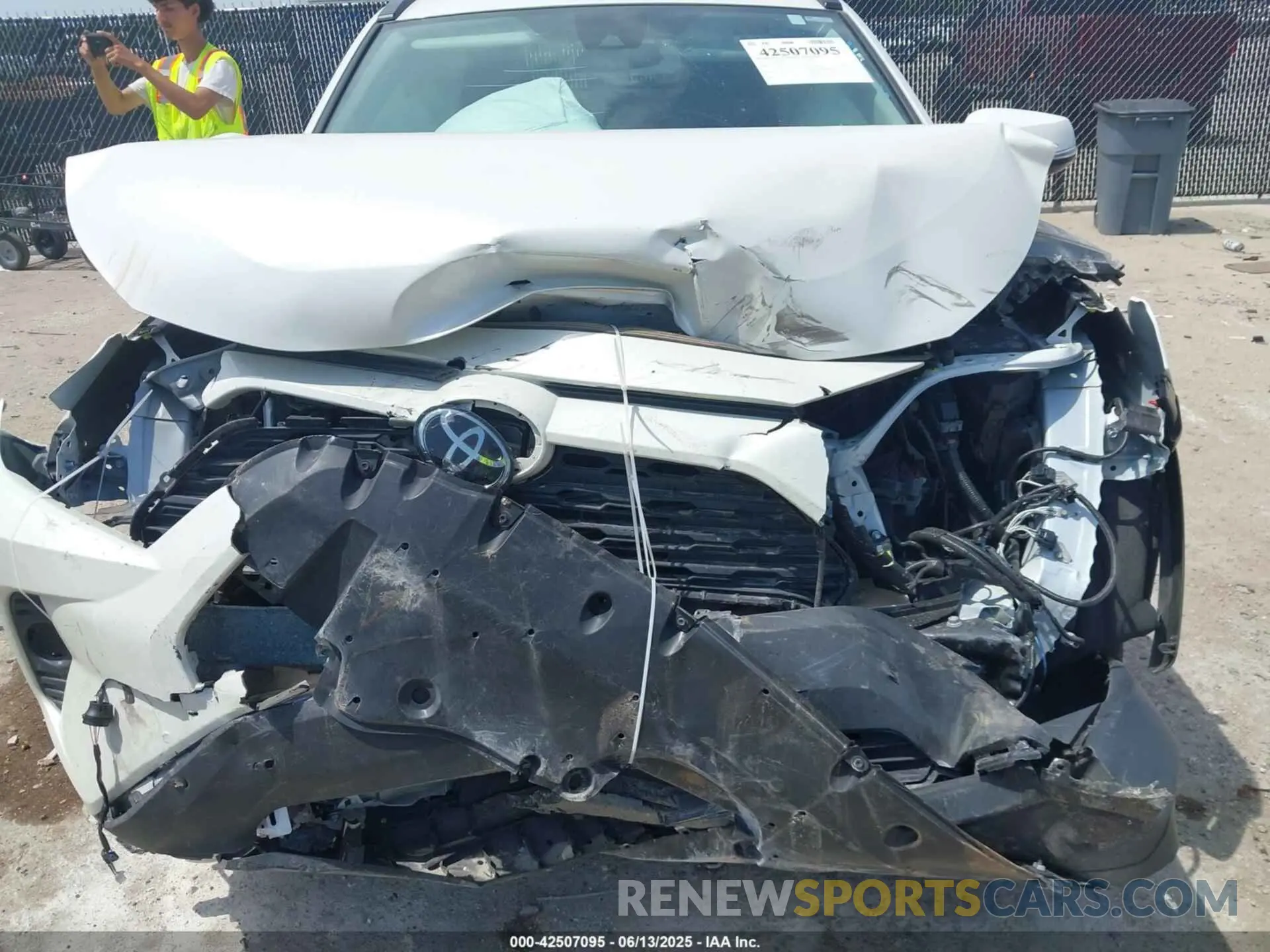 6 Photograph of a damaged car 2T3C1RFV8MW140171 TOYOTA RAV4 2021