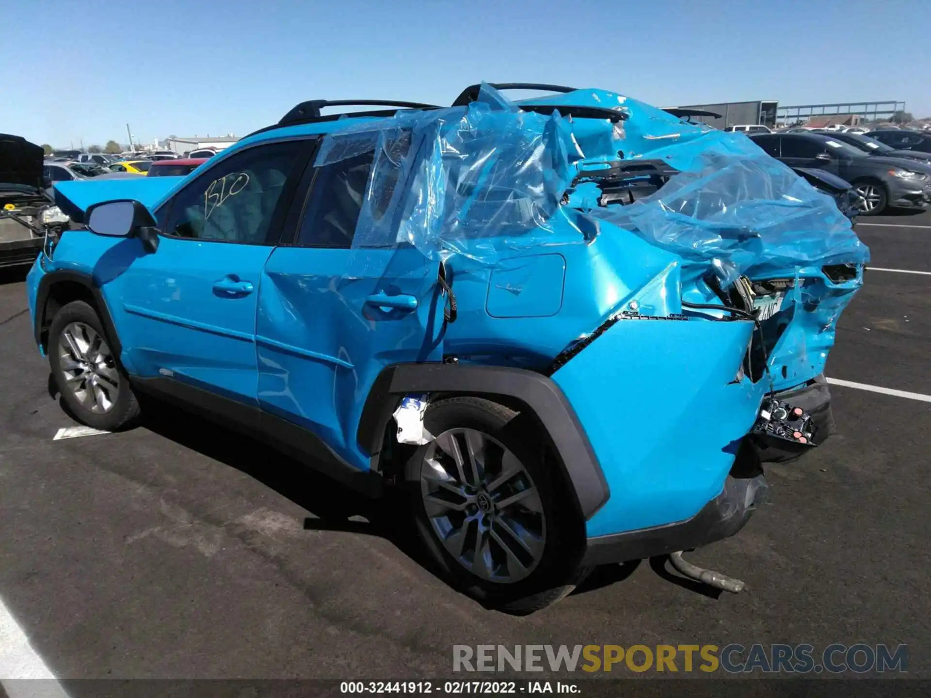 3 Photograph of a damaged car 2T3C1RFV8MW147623 TOYOTA RAV4 2021