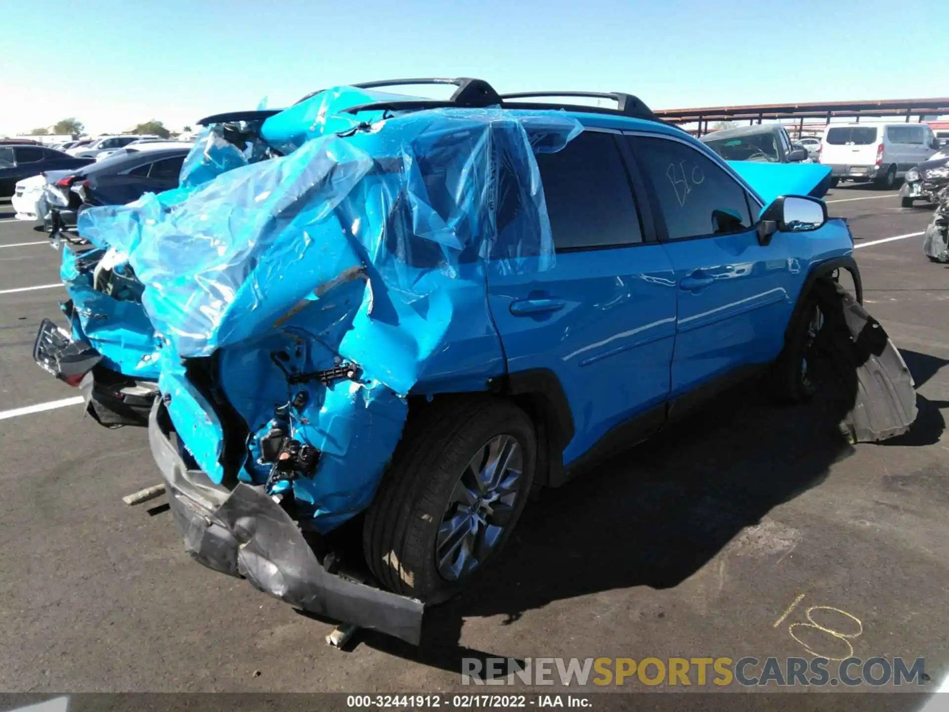 4 Photograph of a damaged car 2T3C1RFV8MW147623 TOYOTA RAV4 2021