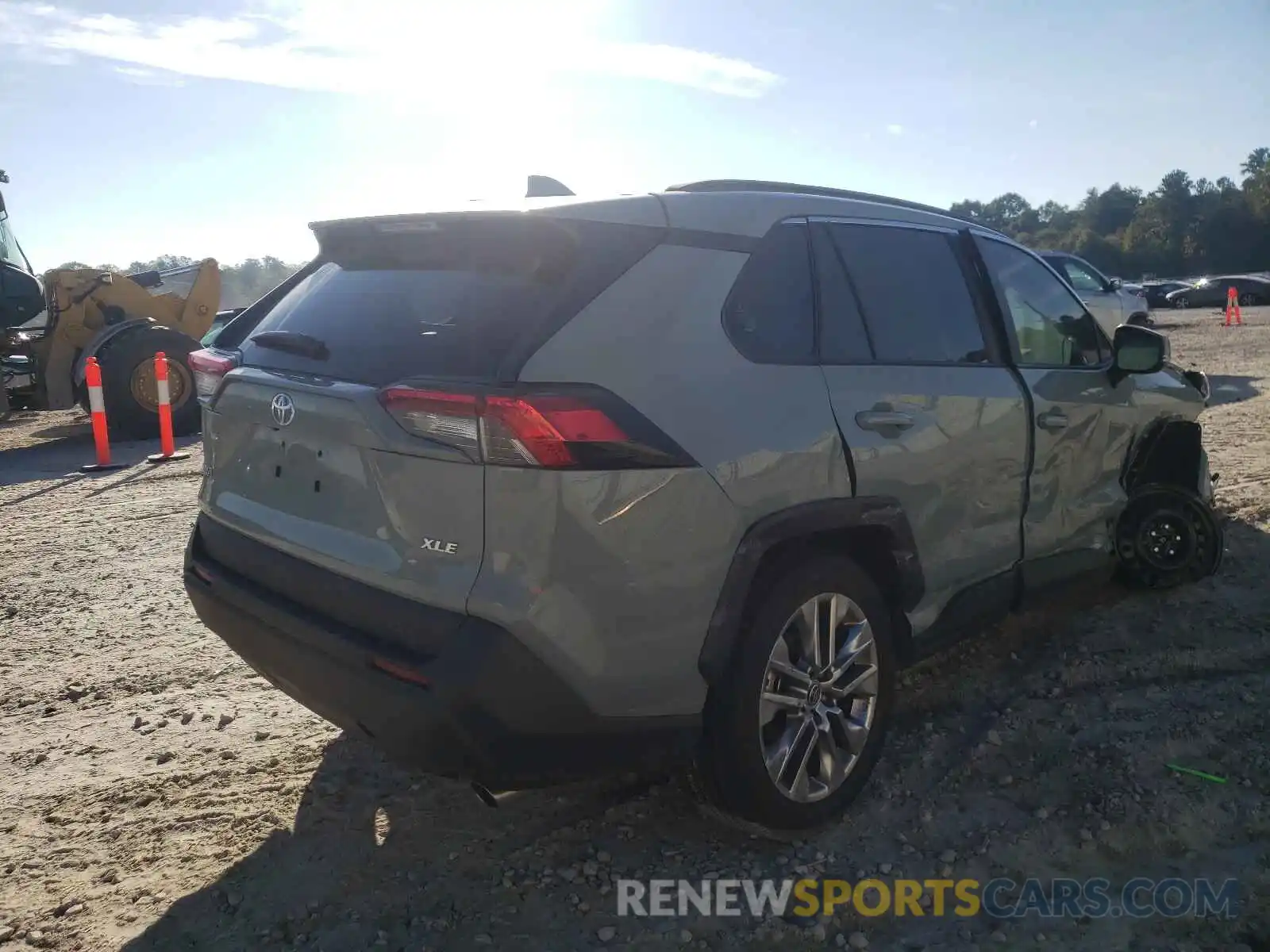 4 Photograph of a damaged car 2T3C1RFV8MW163627 TOYOTA RAV4 2021