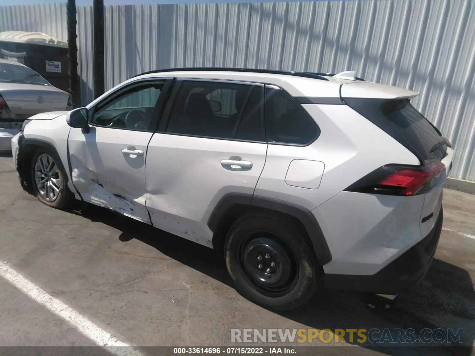 3 Photograph of a damaged car 2T3C1RFV8MW183019 TOYOTA RAV4 2021