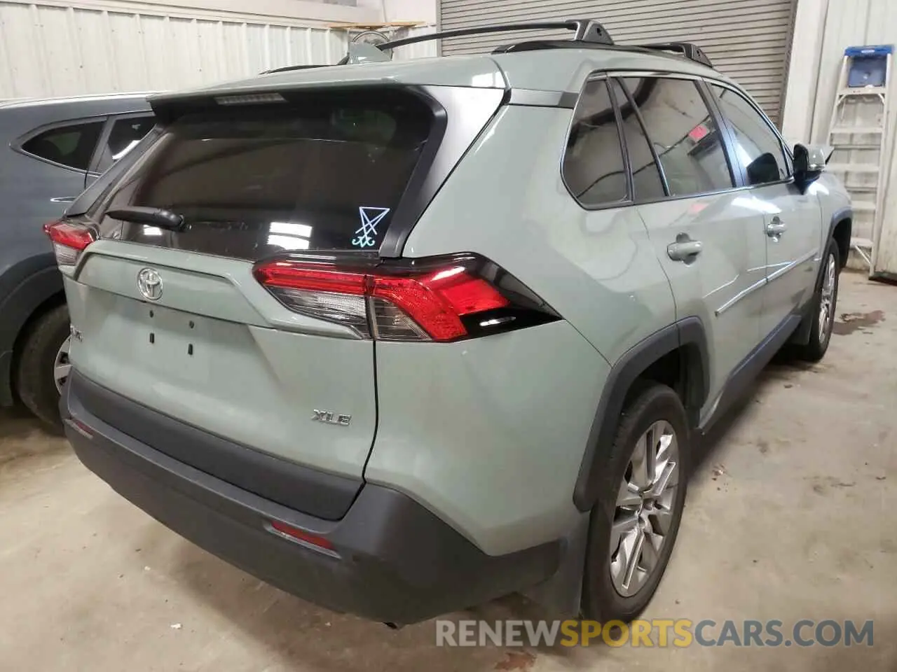 4 Photograph of a damaged car 2T3C1RFV9MC087952 TOYOTA RAV4 2021