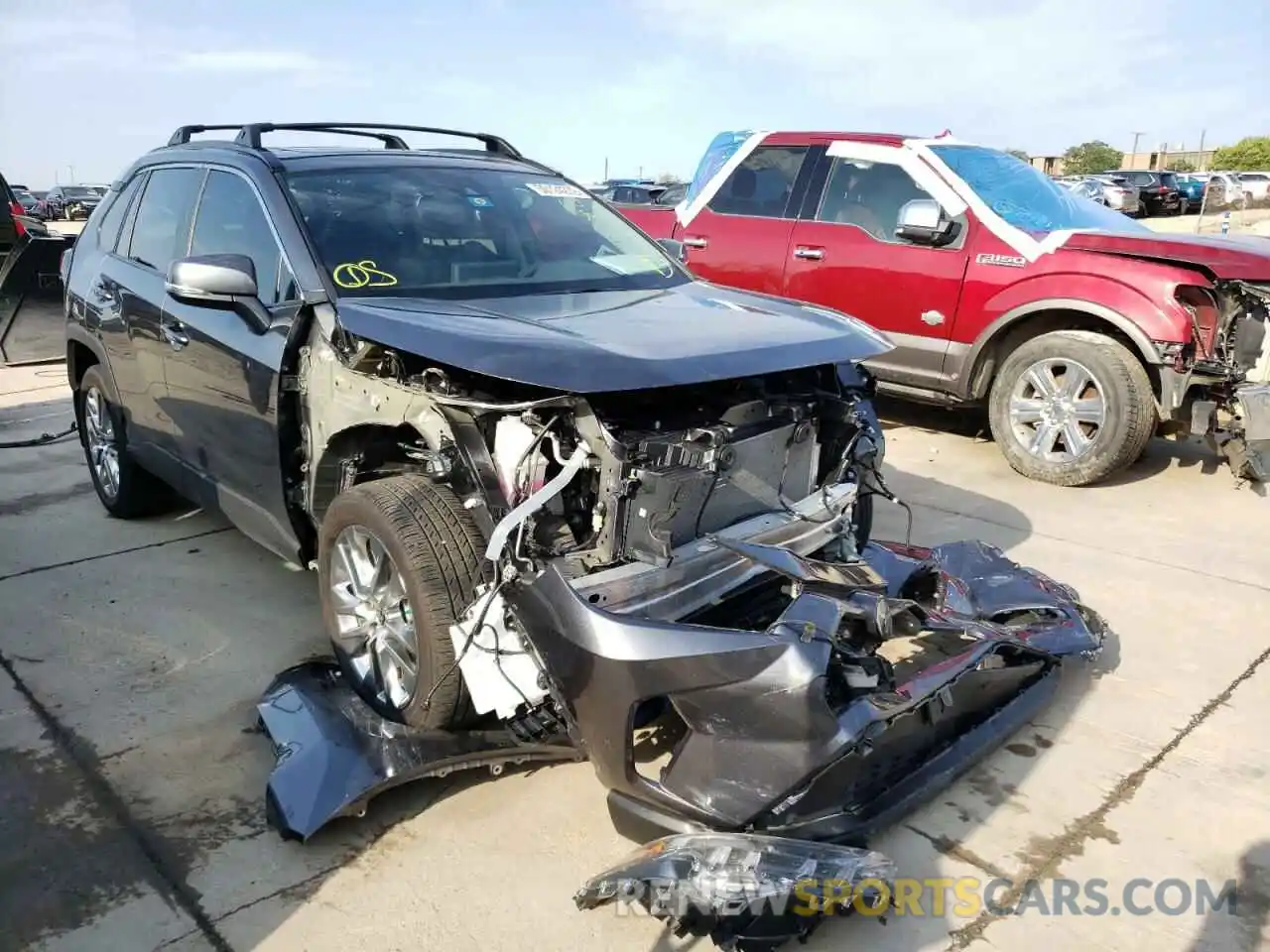 1 Photograph of a damaged car 2T3C1RFV9MC111215 TOYOTA RAV4 2021