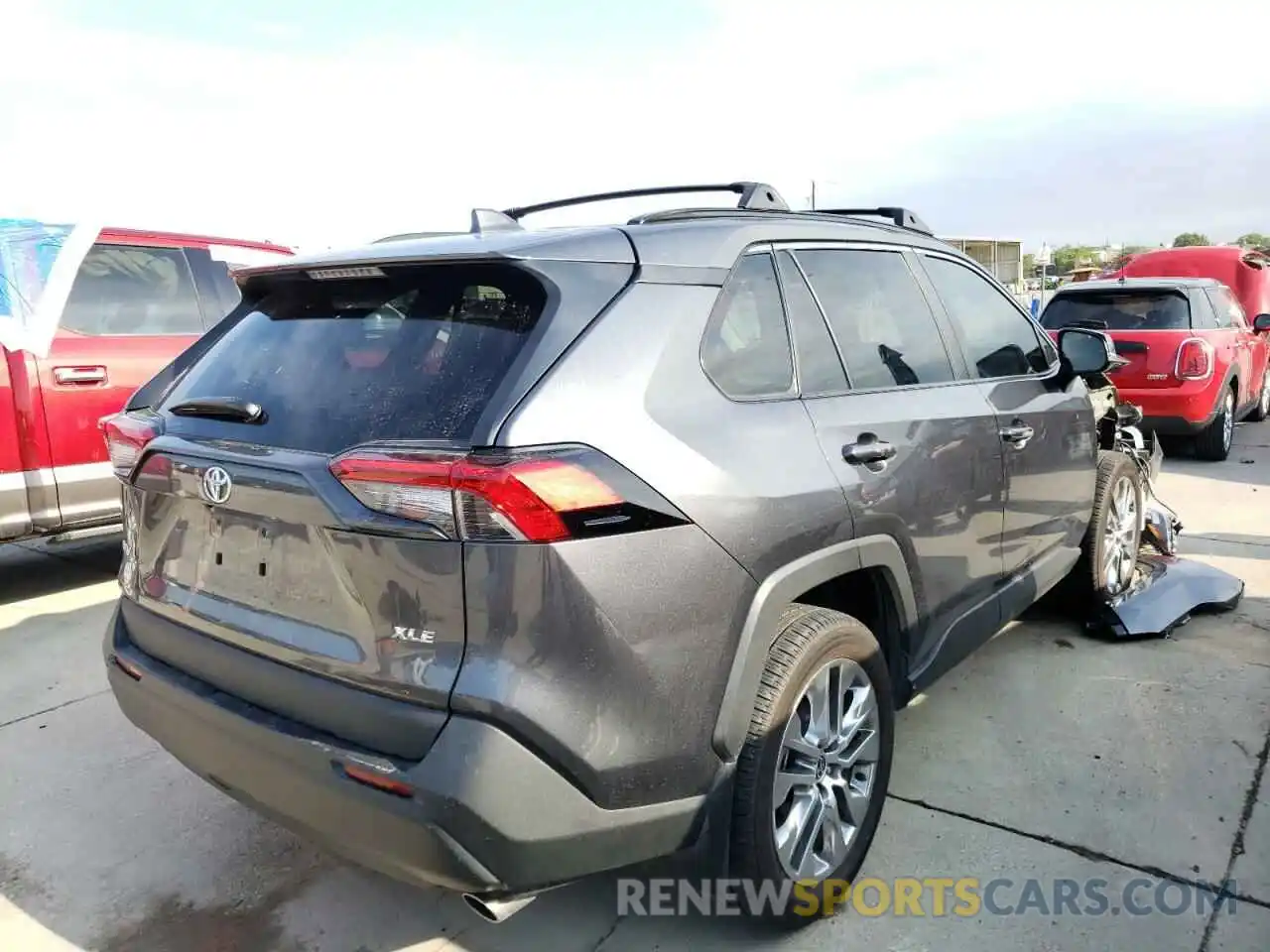 4 Photograph of a damaged car 2T3C1RFV9MC111215 TOYOTA RAV4 2021