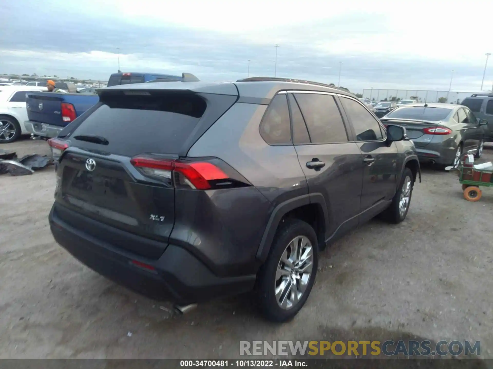 4 Photograph of a damaged car 2T3C1RFV9MC111652 TOYOTA RAV4 2021