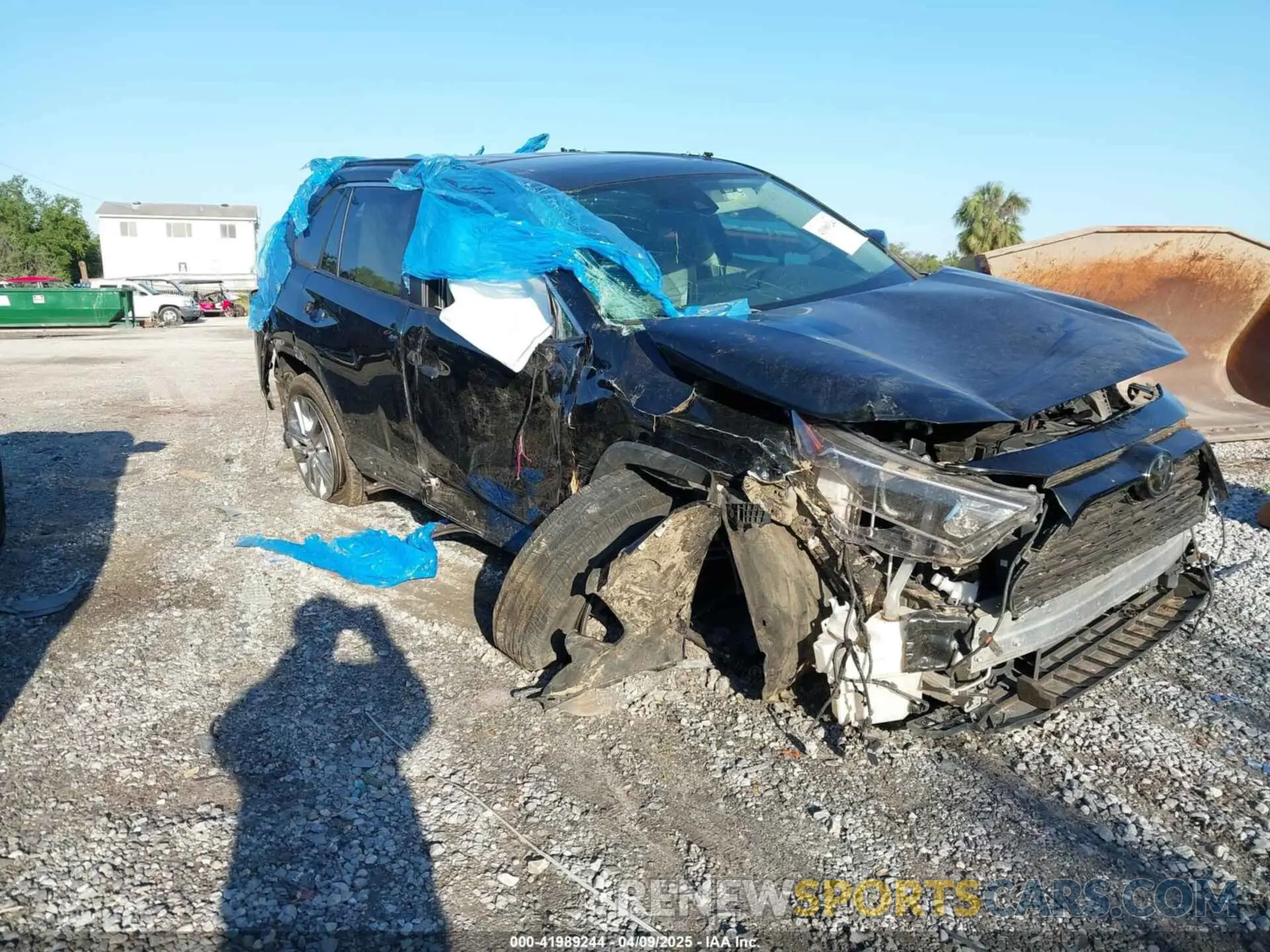1 Photograph of a damaged car 2T3C1RFV9MC117564 TOYOTA RAV4 2021