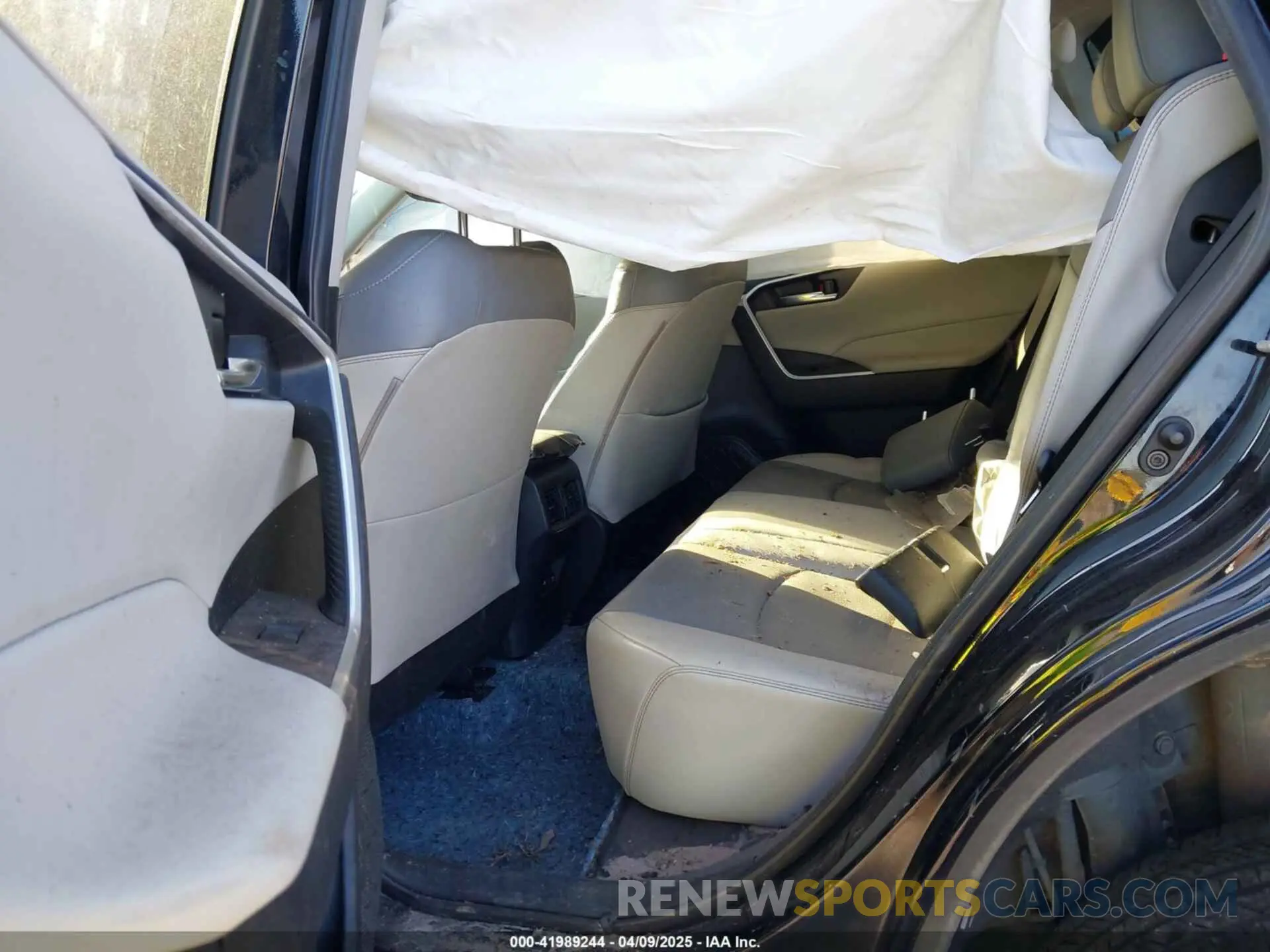 8 Photograph of a damaged car 2T3C1RFV9MC117564 TOYOTA RAV4 2021
