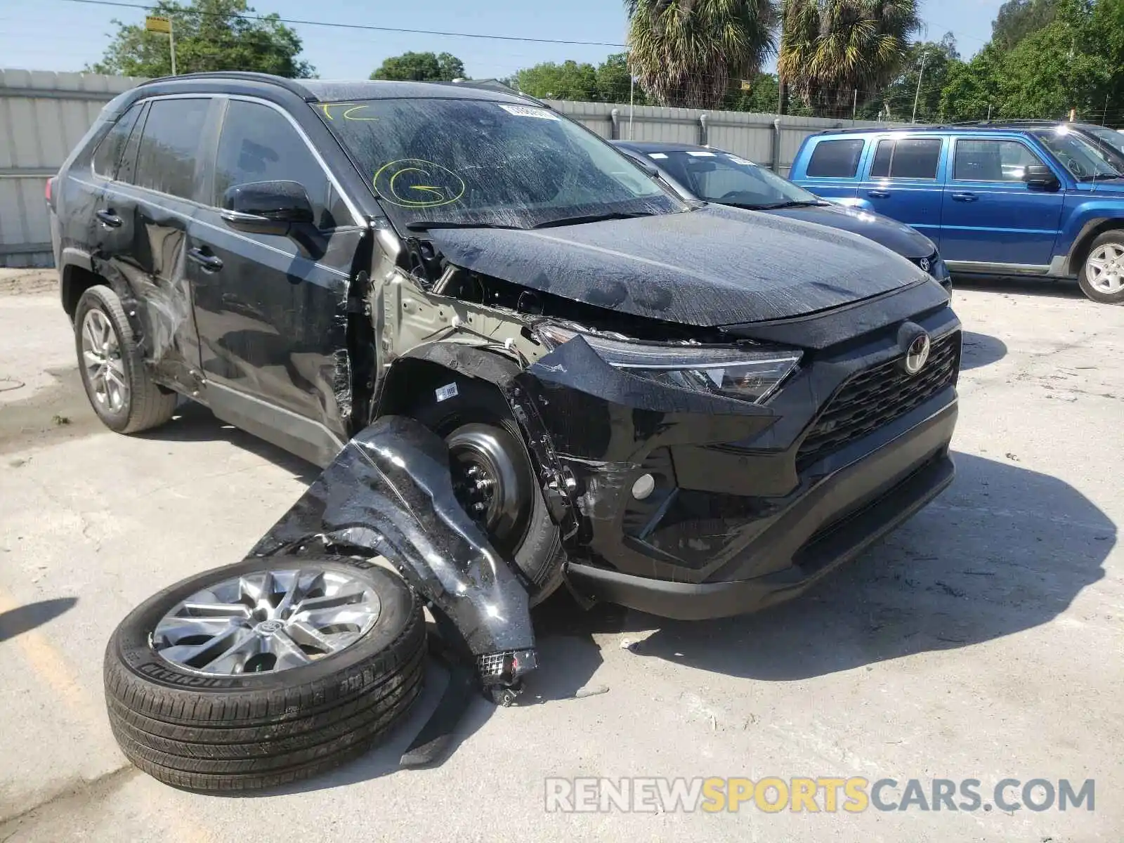 1 Photograph of a damaged car 2T3C1RFV9MC119413 TOYOTA RAV4 2021