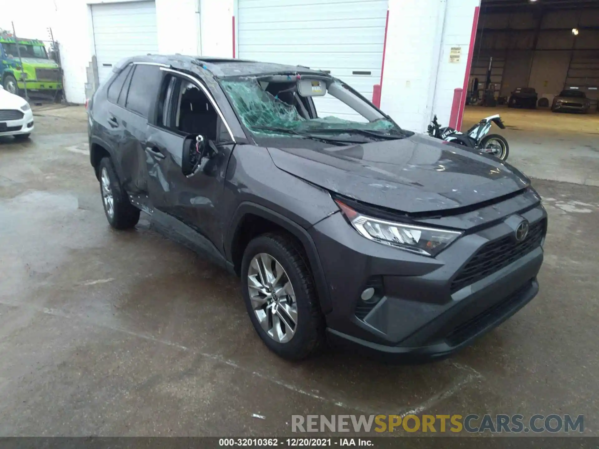 1 Photograph of a damaged car 2T3C1RFV9MC143212 TOYOTA RAV4 2021