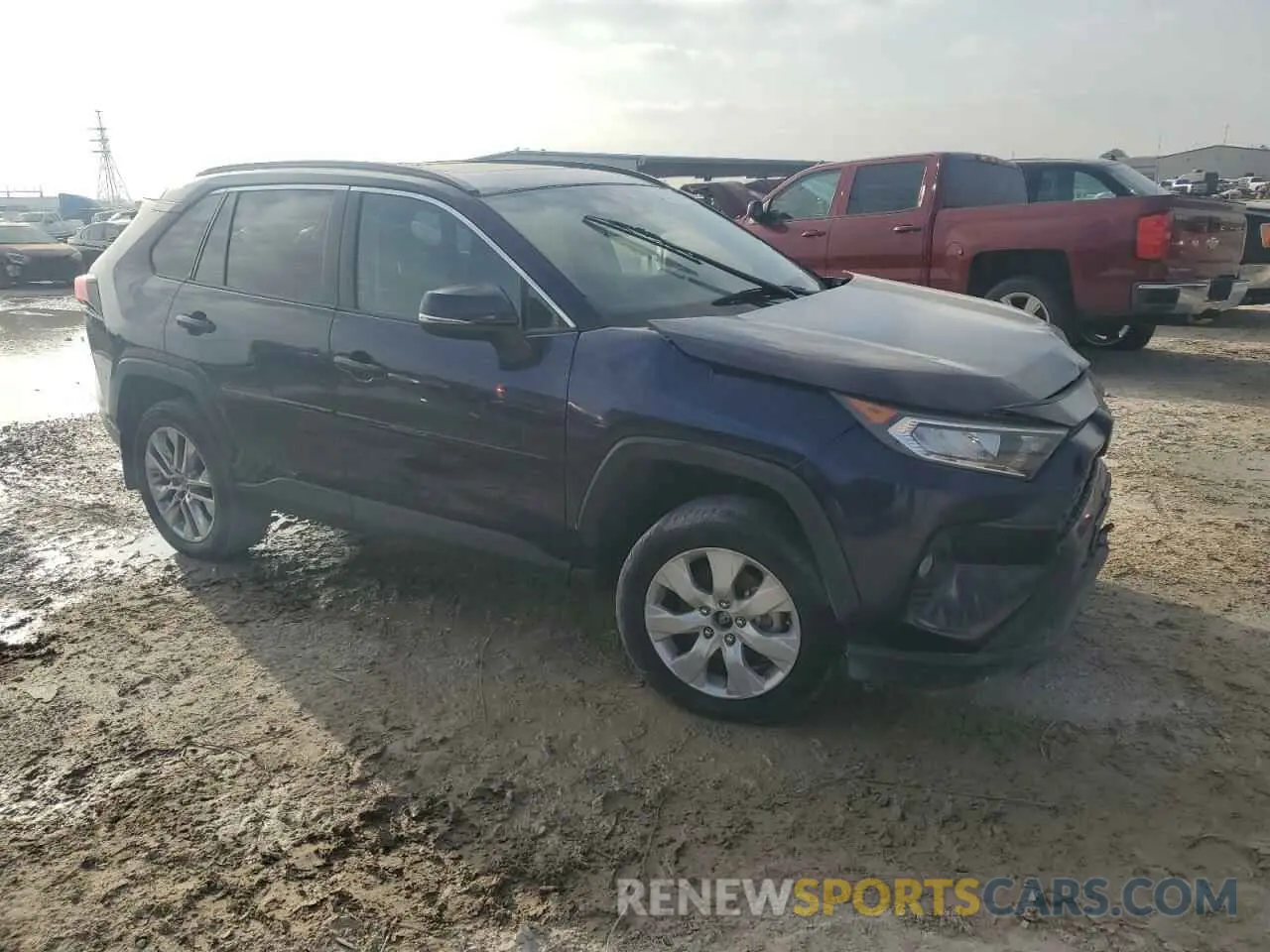 4 Photograph of a damaged car 2T3C1RFV9MW116011 TOYOTA RAV4 2021