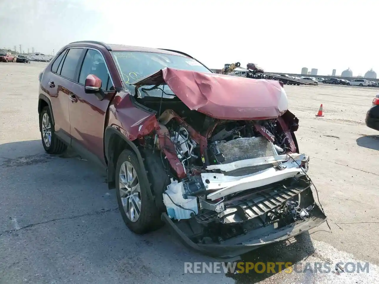 1 Photograph of a damaged car 2T3C1RFV9MW124125 TOYOTA RAV4 2021